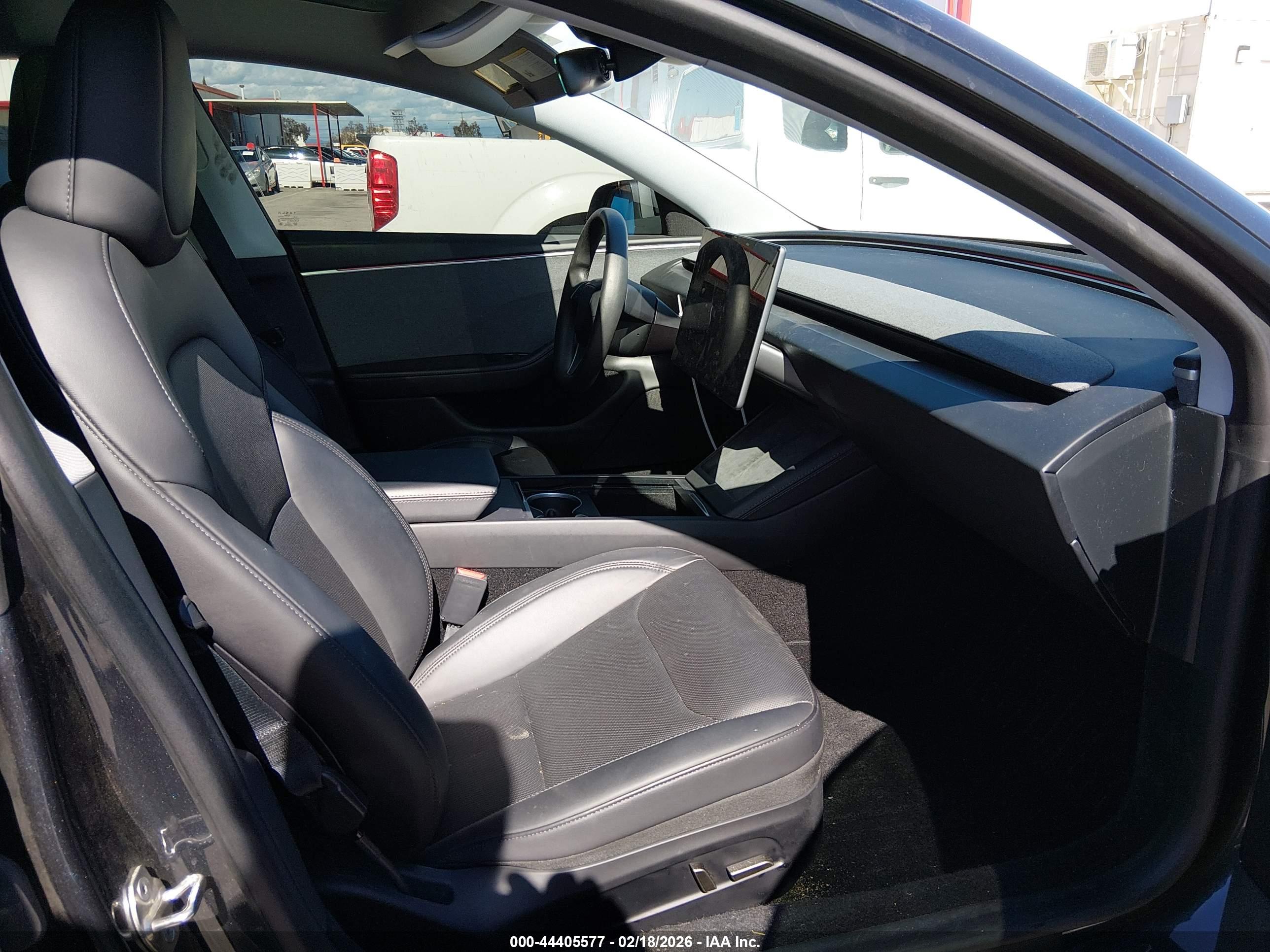 TESLA MODEL image 5