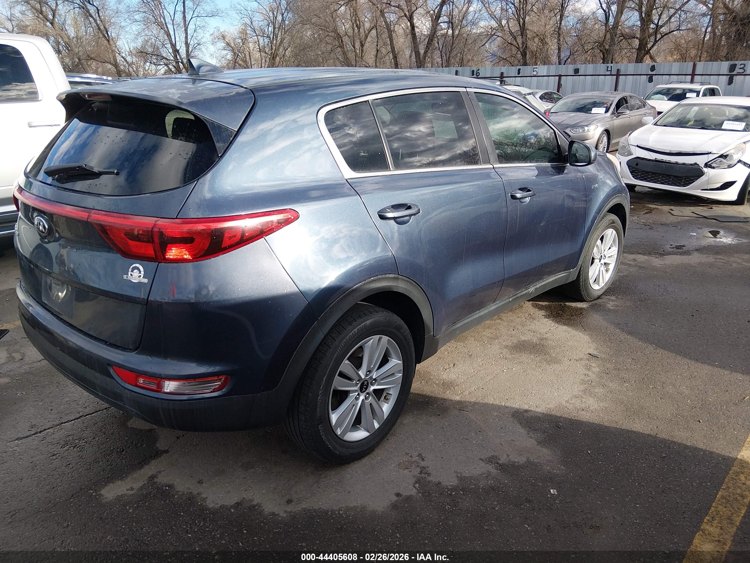 KIA SPORTAGE image 4