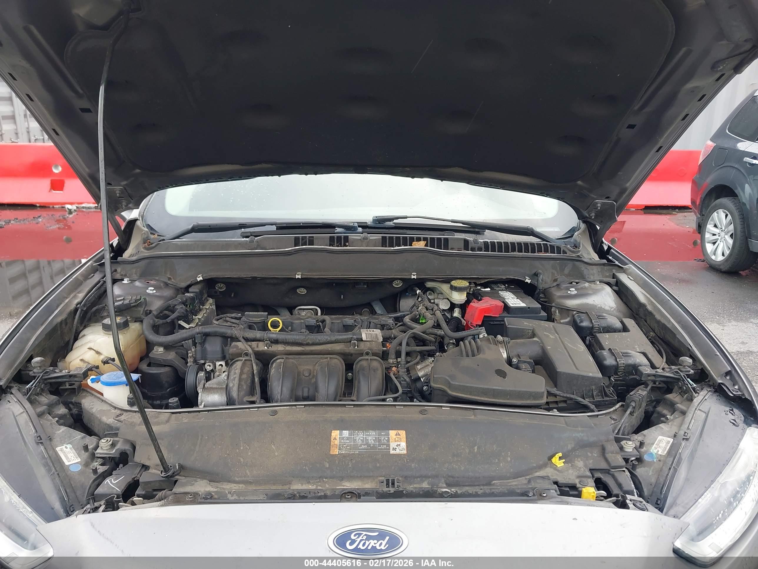 FORD FUSION image 10
