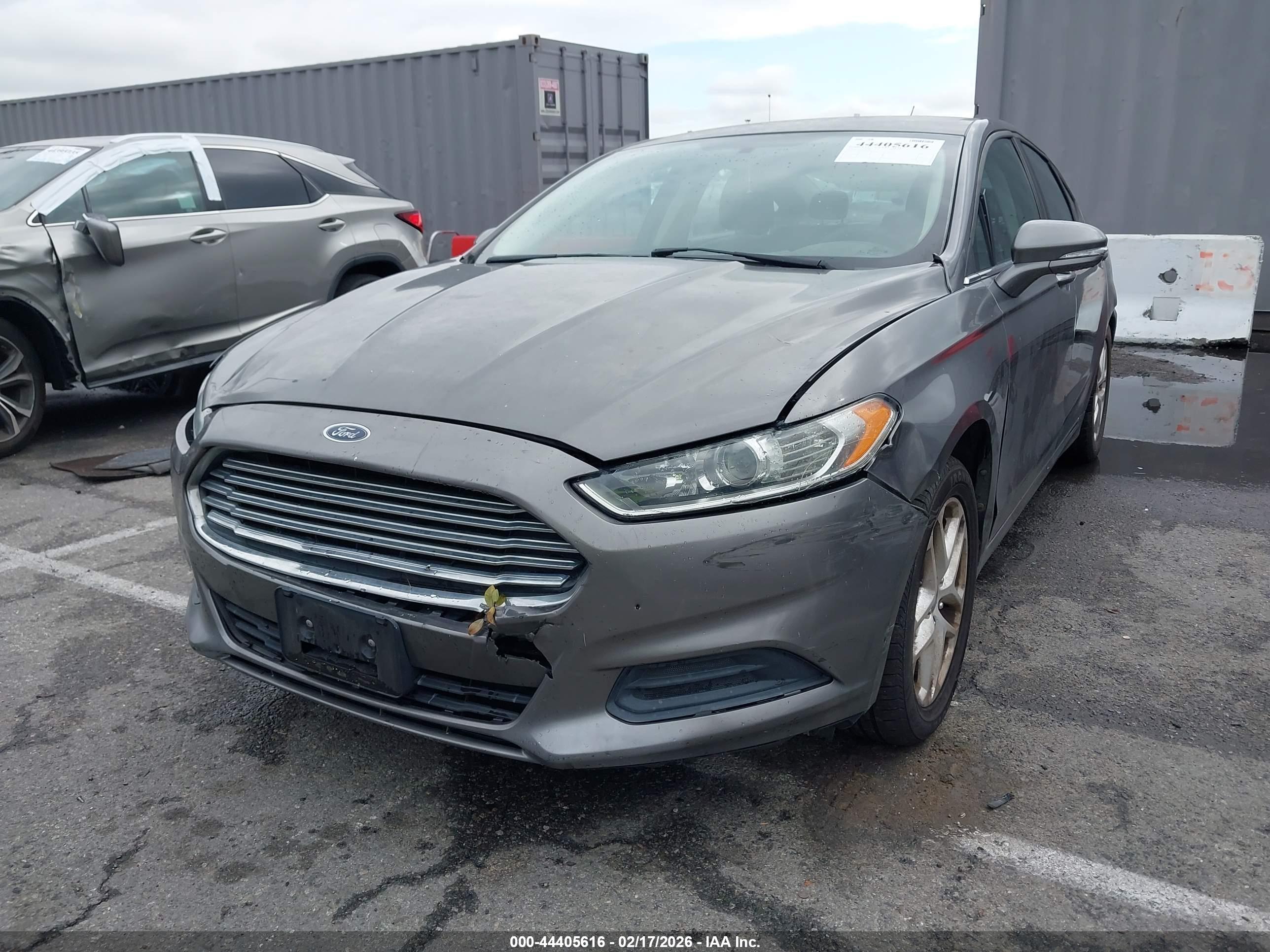 FORD FUSION image 2