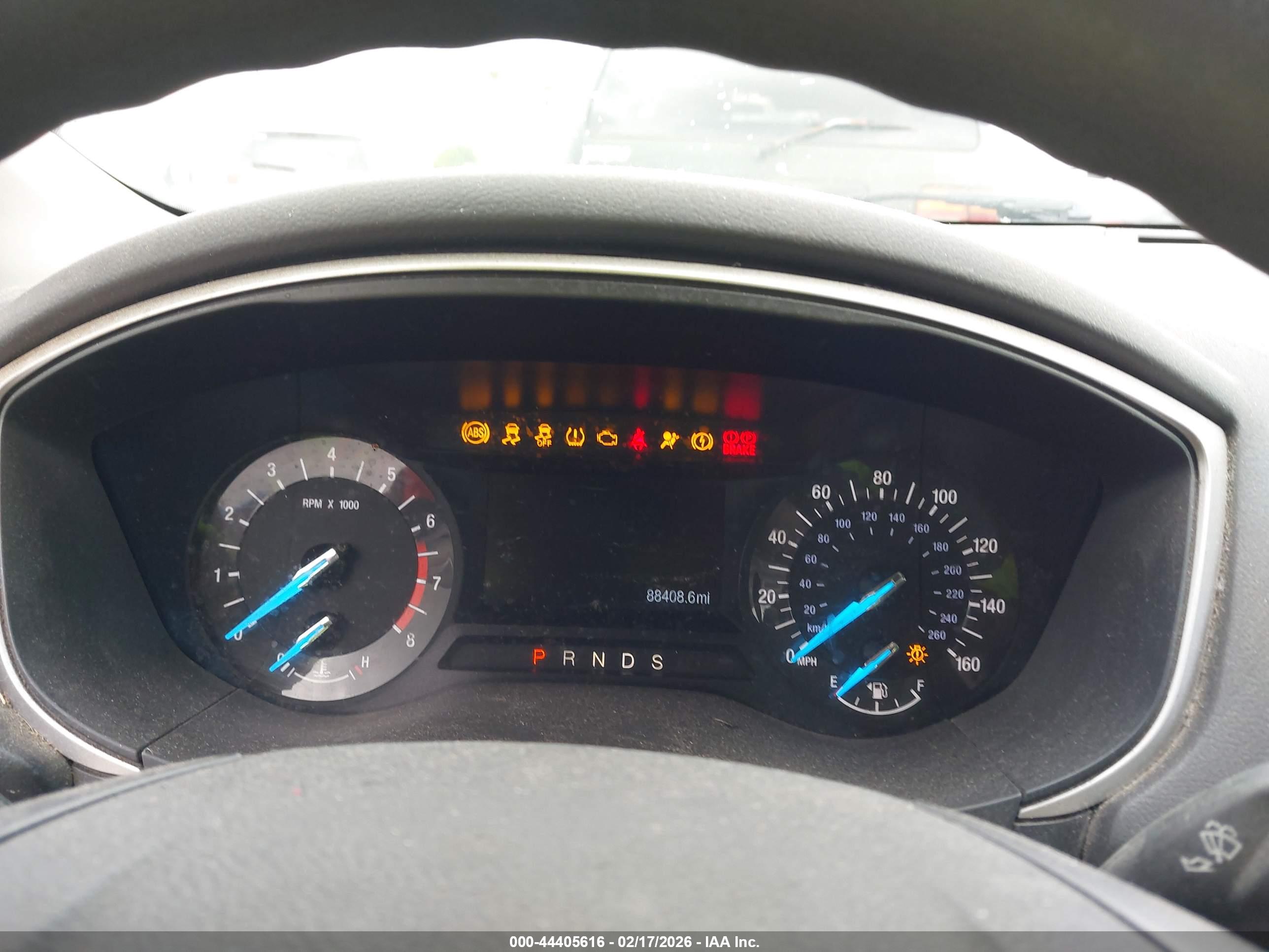 FORD FUSION image 7