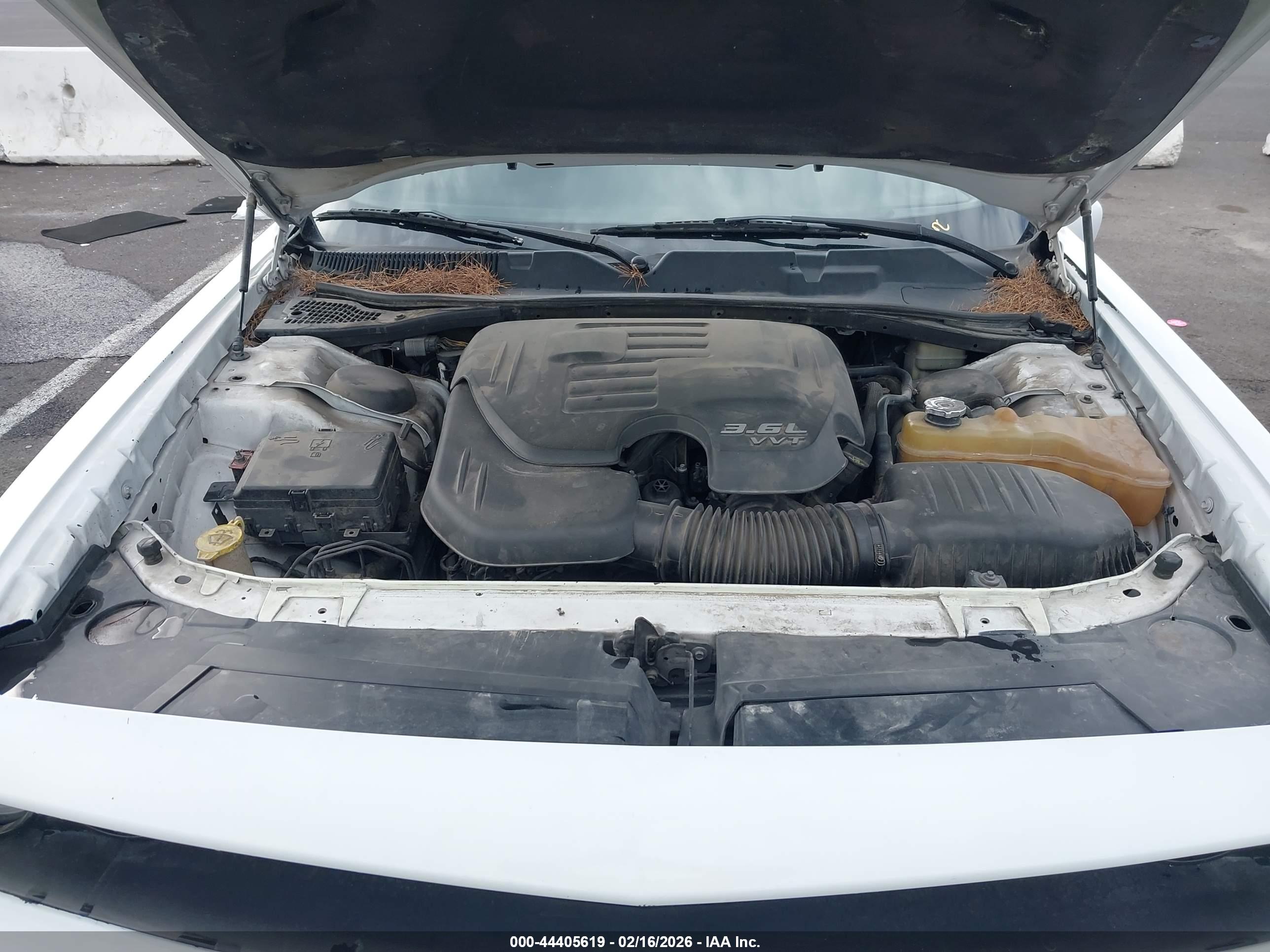 DODGE CHALLENGER image 10