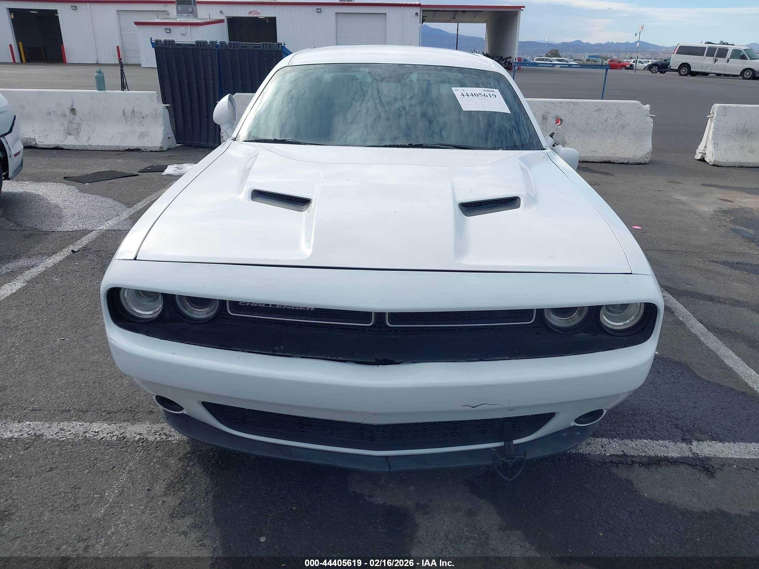 DODGE CHALLENGER image 6