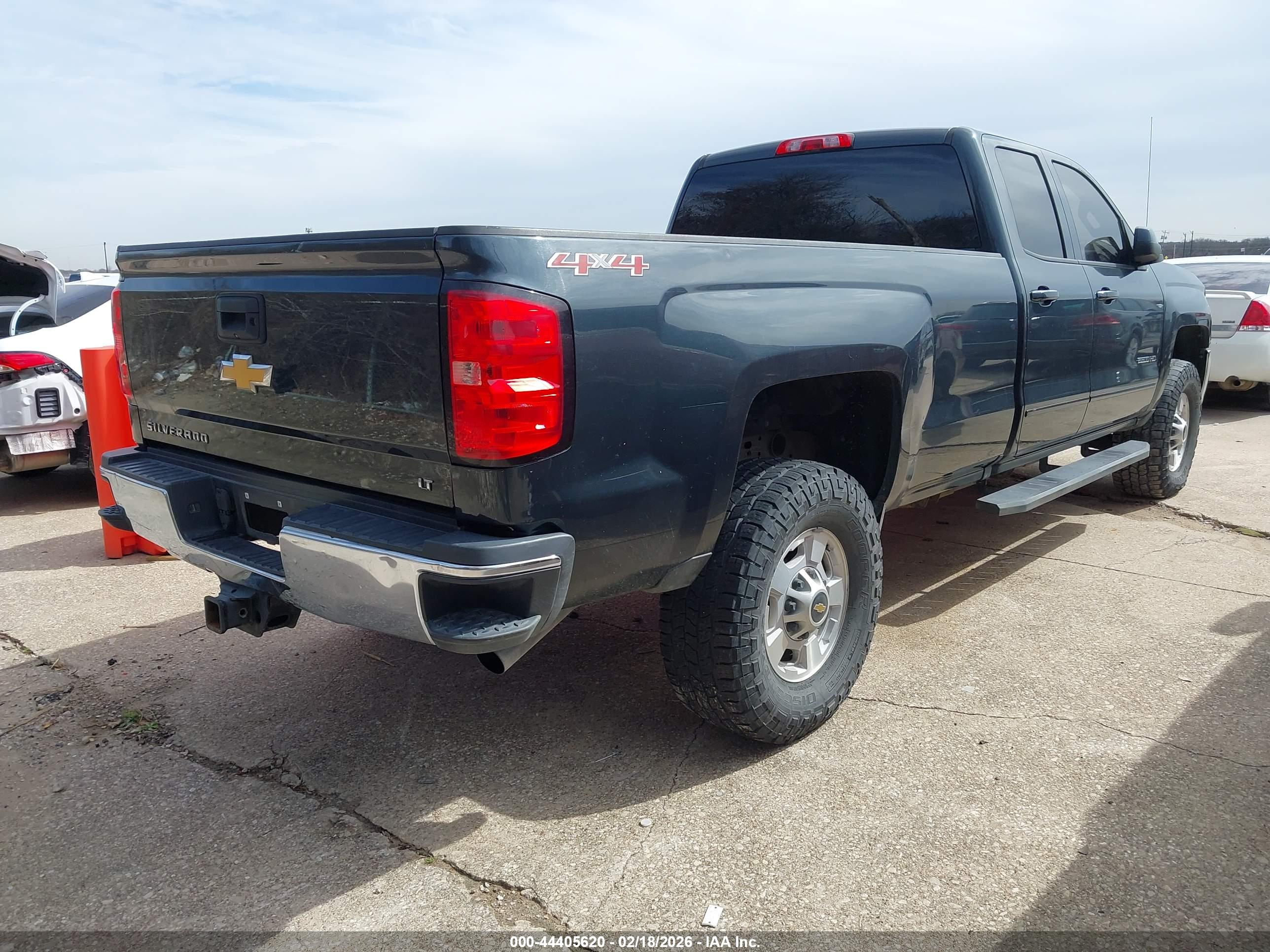 CHEVROLET SILVERADO image 4