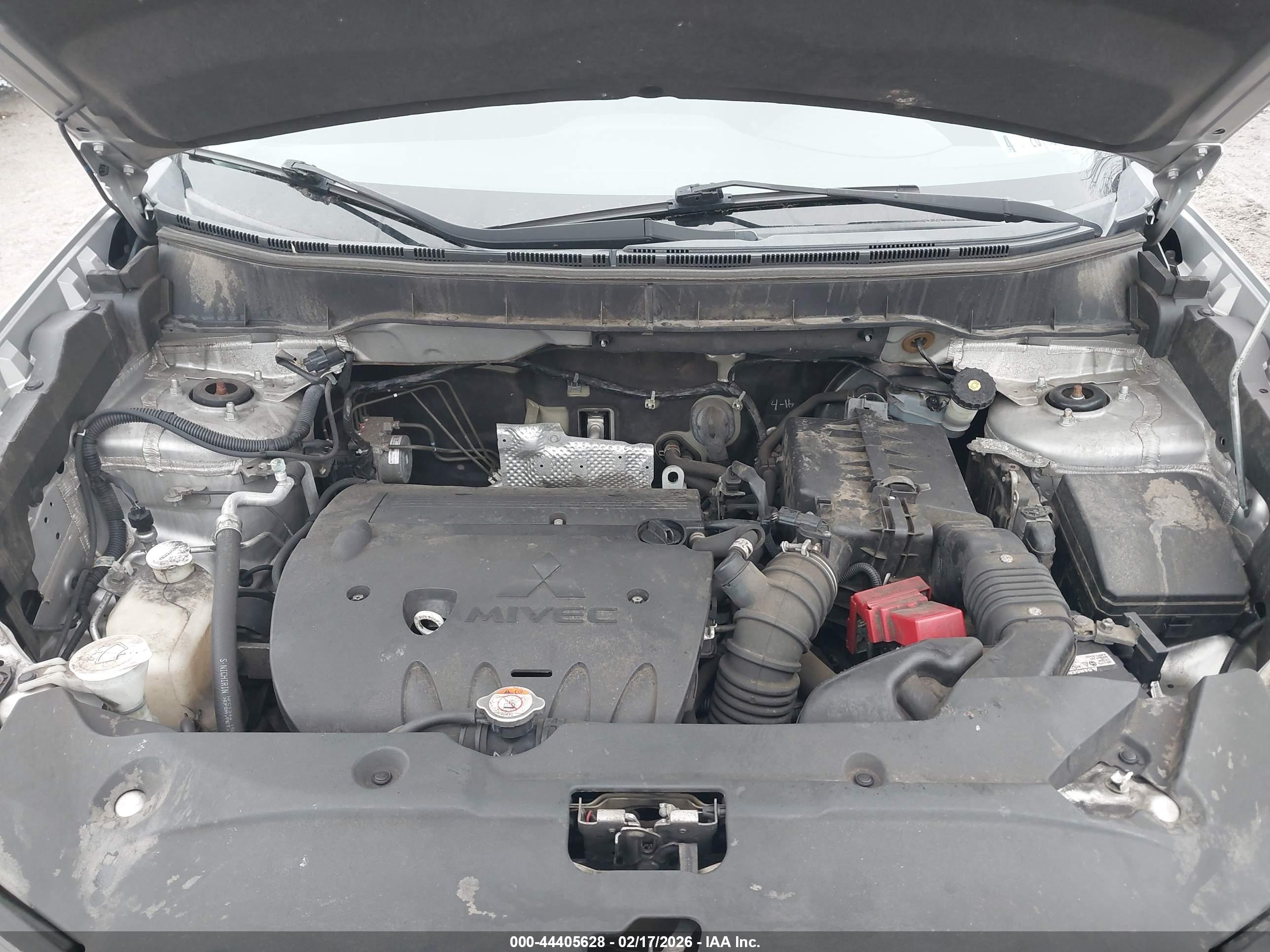 MITSUBISHI OUTLANDER image 10