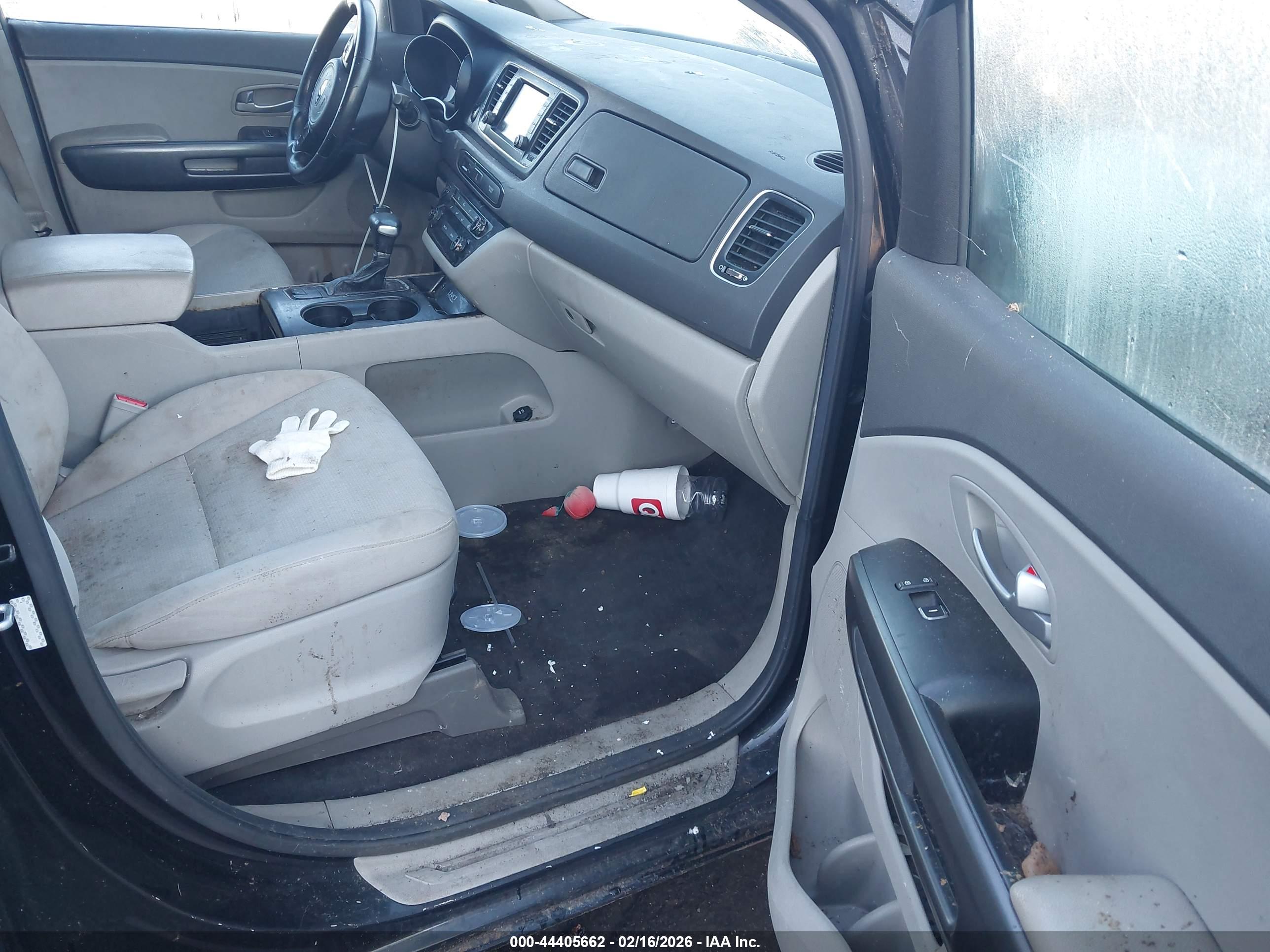 KIA SEDONA image 5