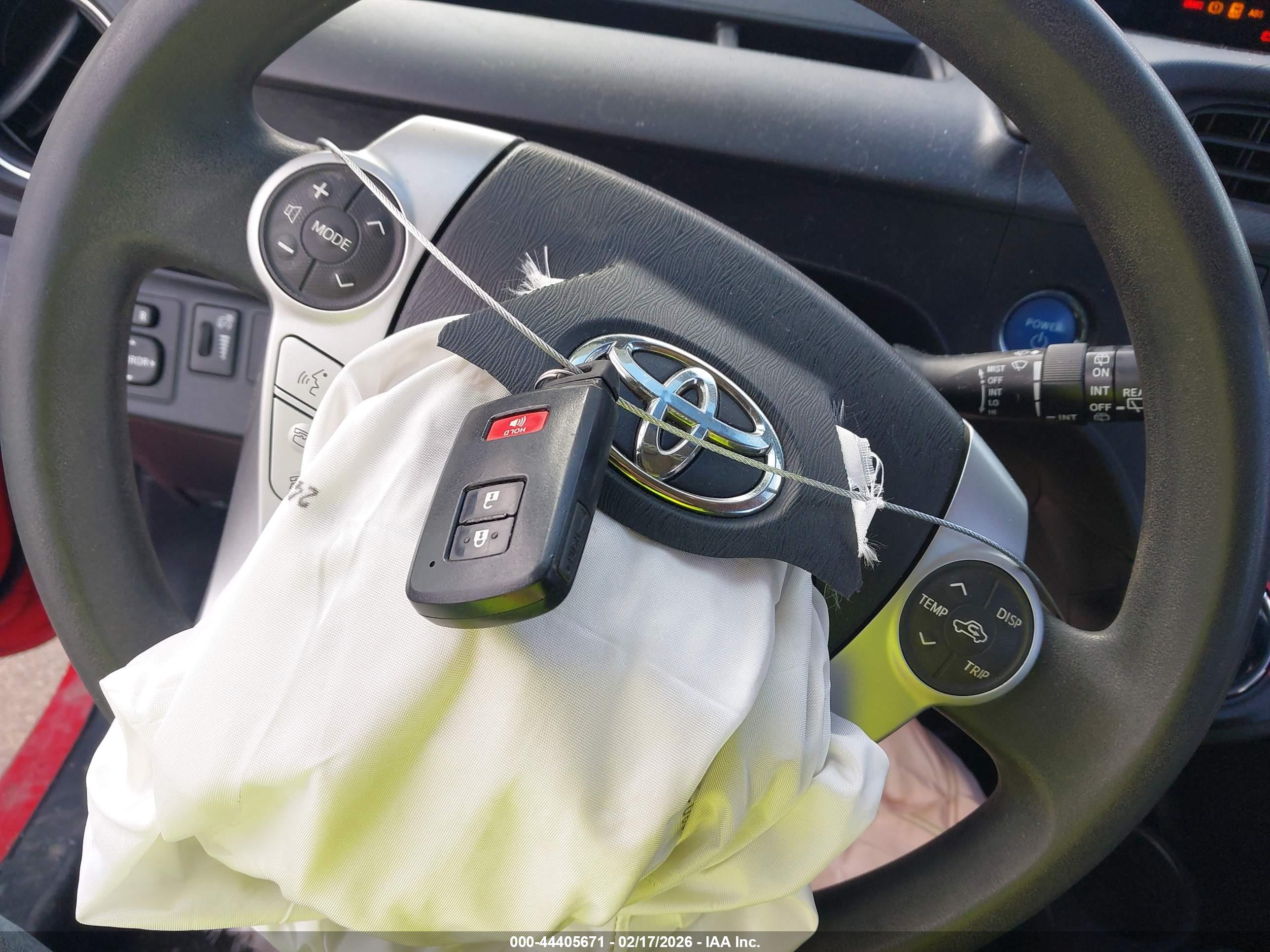 TOYOTA PRIUS image 11