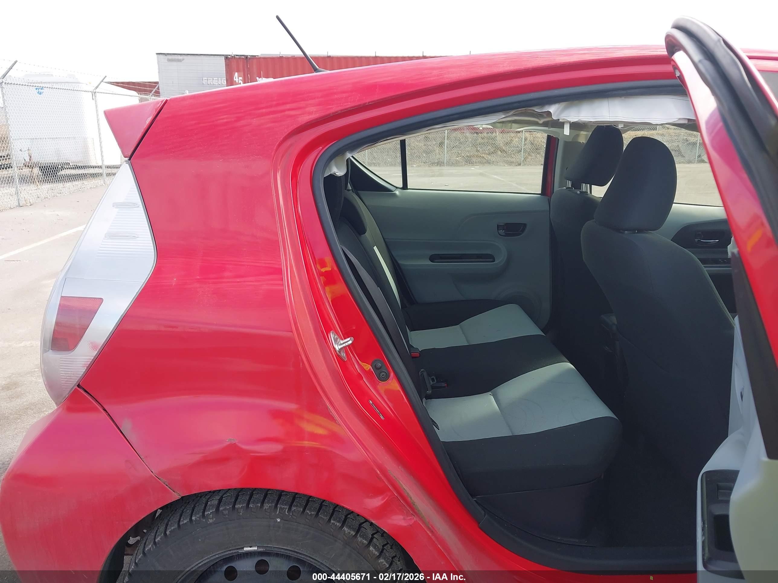TOYOTA PRIUS image 8
