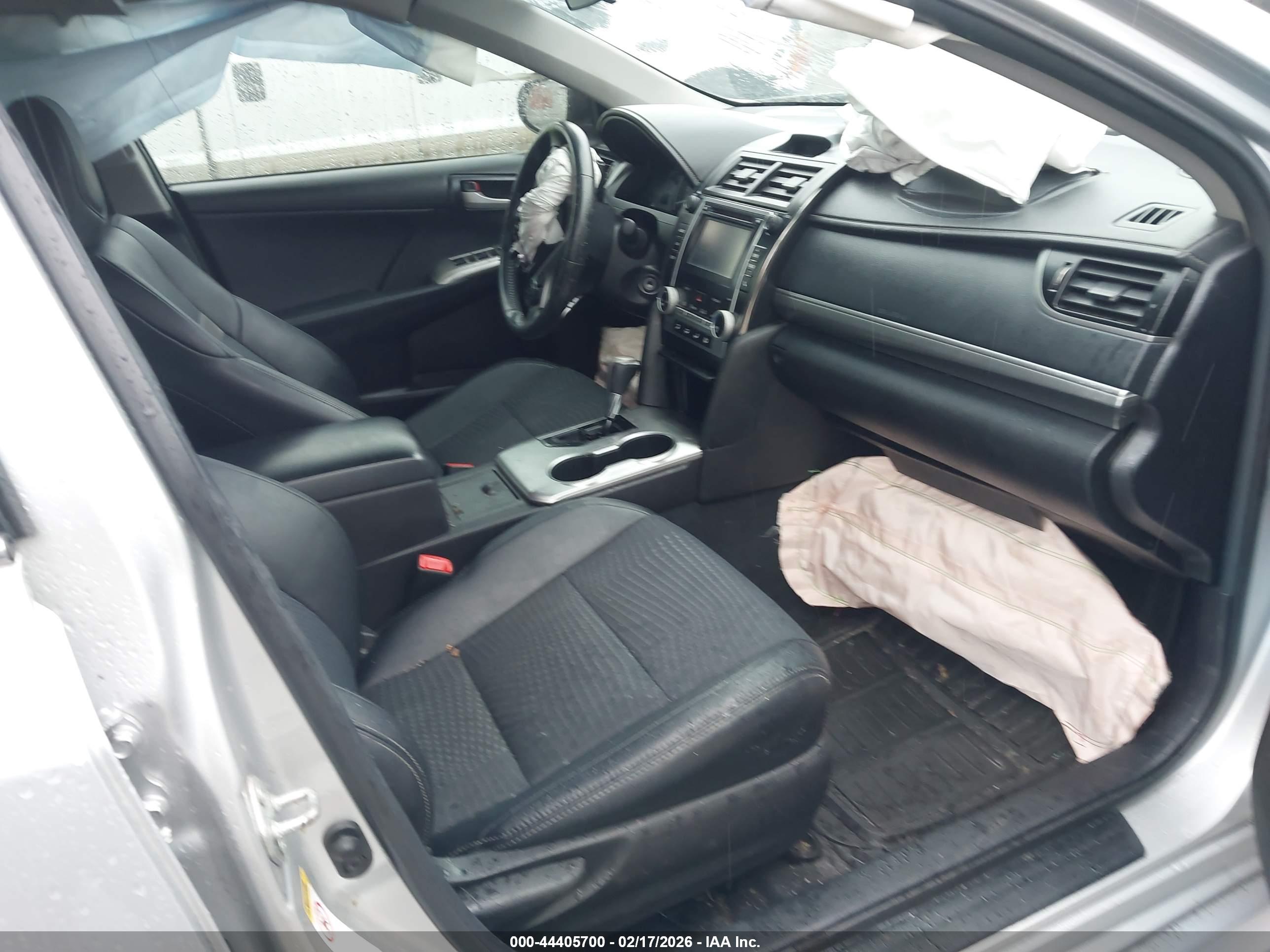 TOYOTA CAMRY image 5
