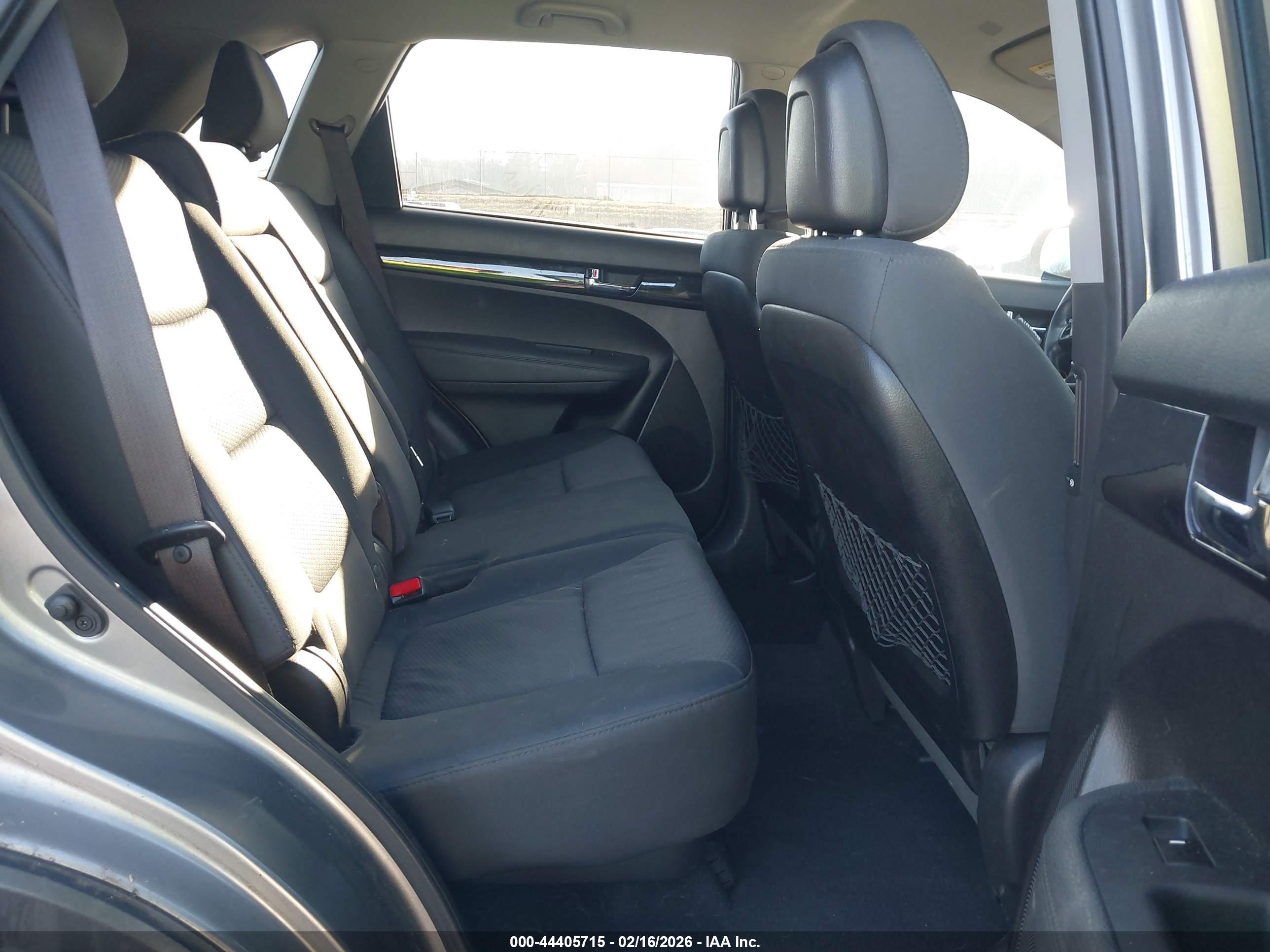KIA SORENTO image 8