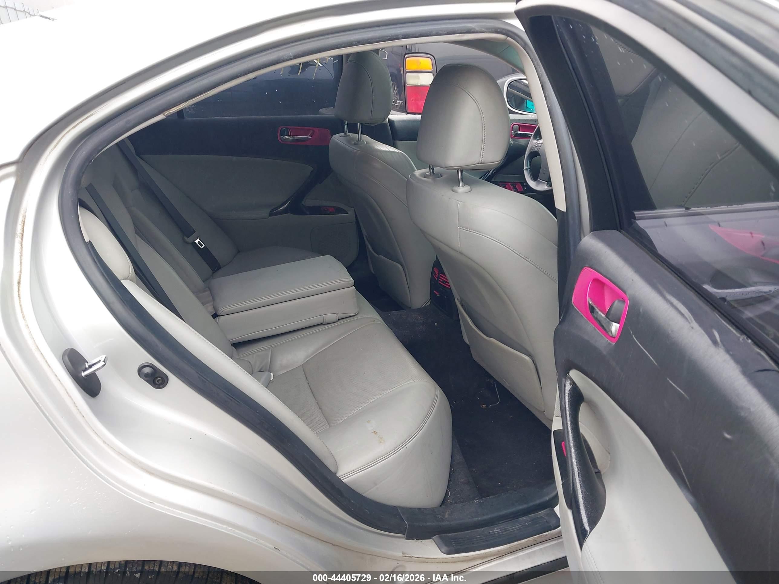 LEXUS IS image 8