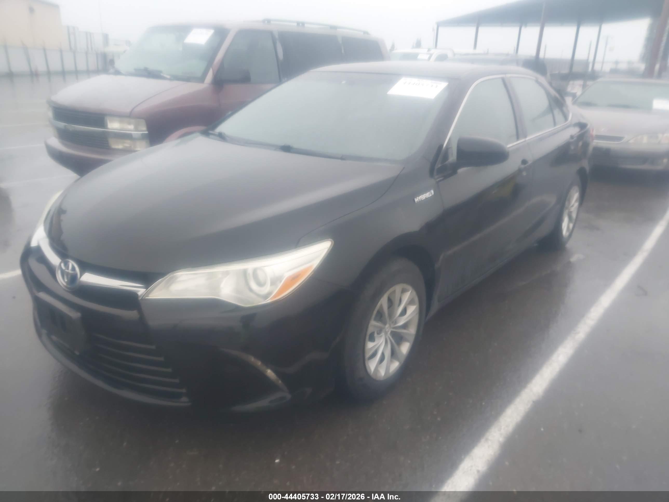 TOYOTA CAMRY image 2
