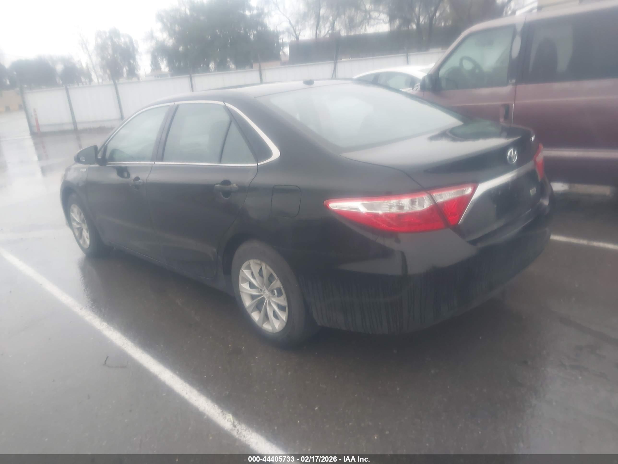 TOYOTA CAMRY image 3