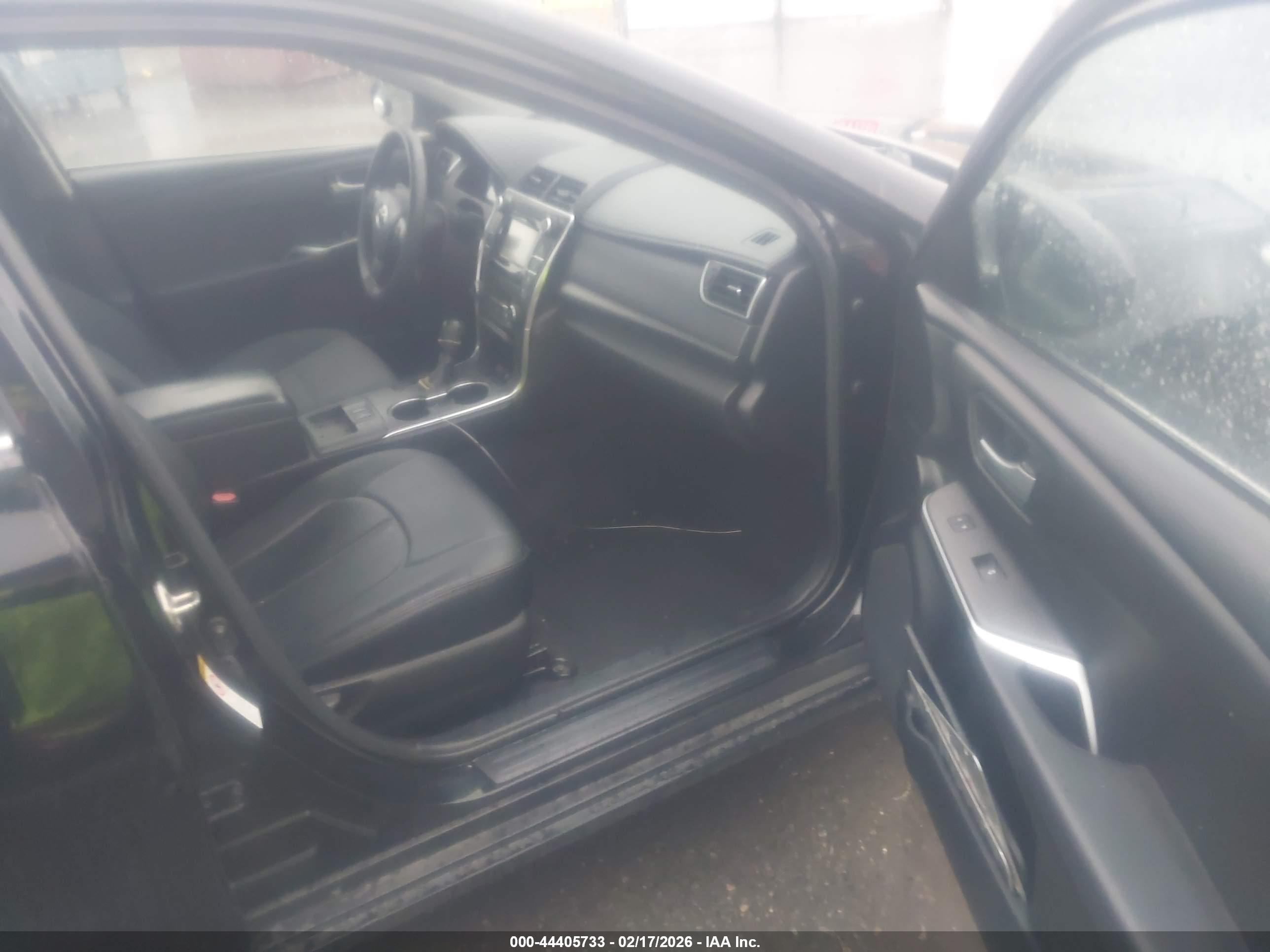 TOYOTA CAMRY image 5