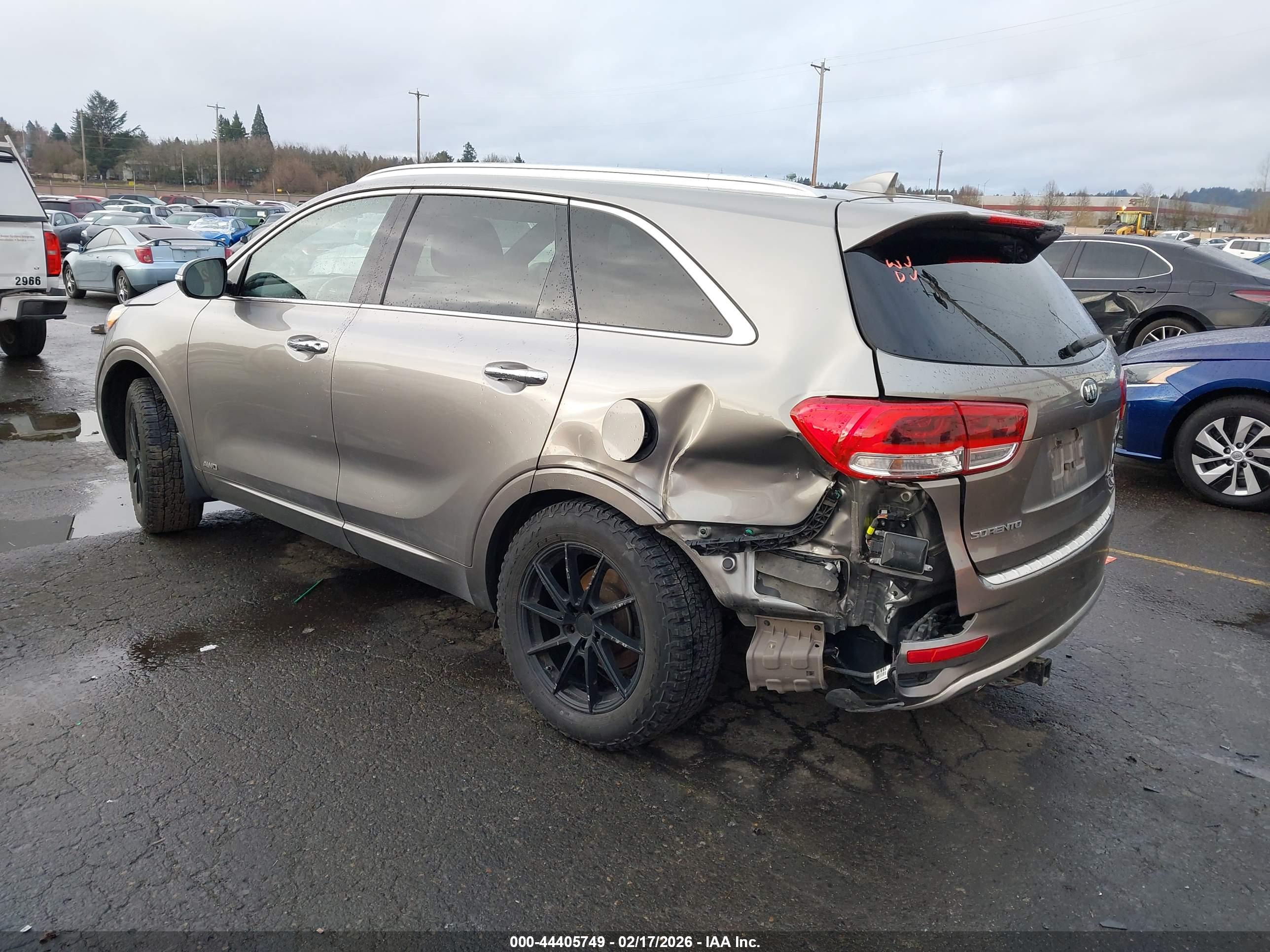 KIA SORENTO image 3