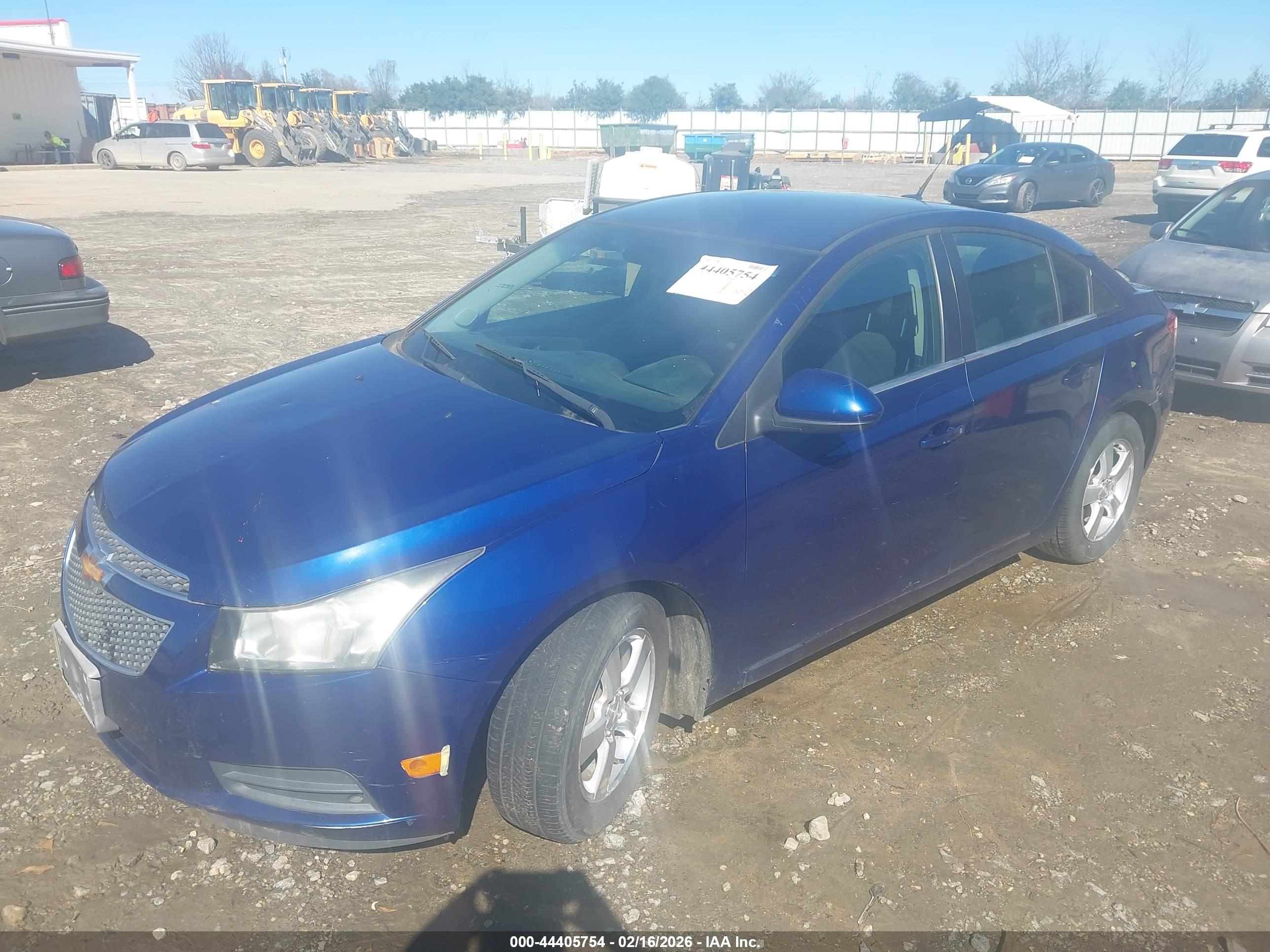 CHEVROLET CRUZE image 2