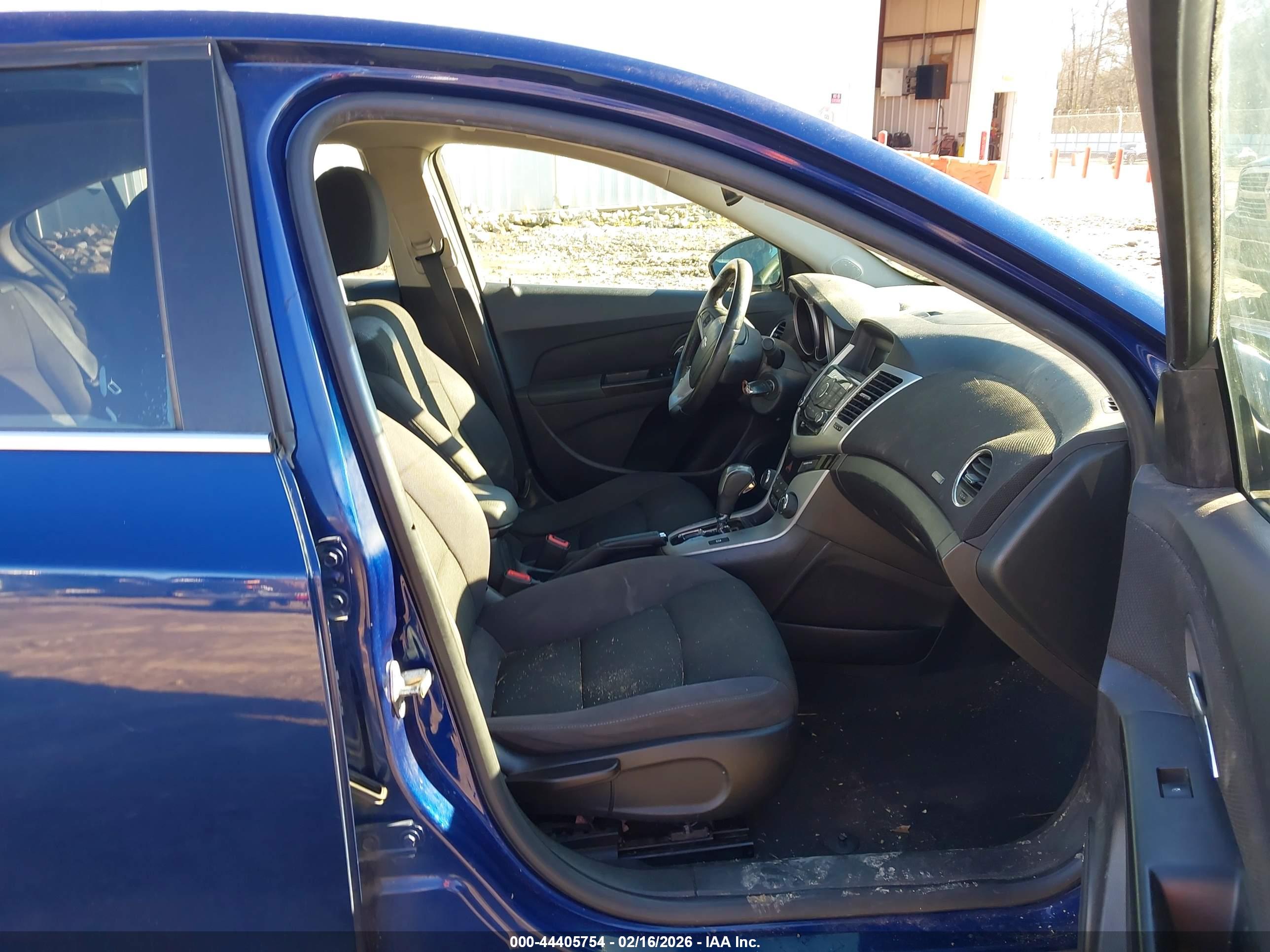 CHEVROLET CRUZE image 5