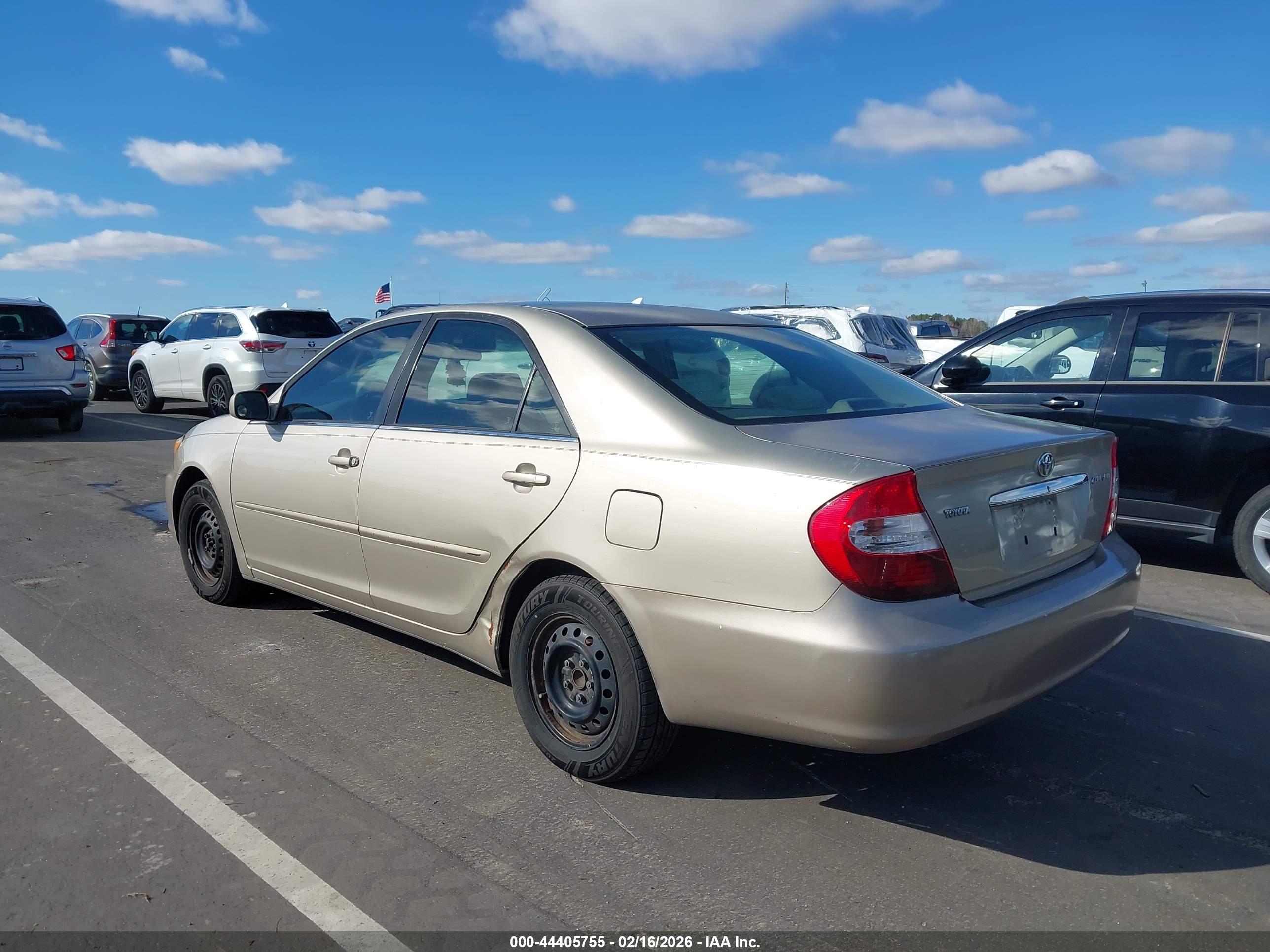 TOYOTA CAMRY image 3