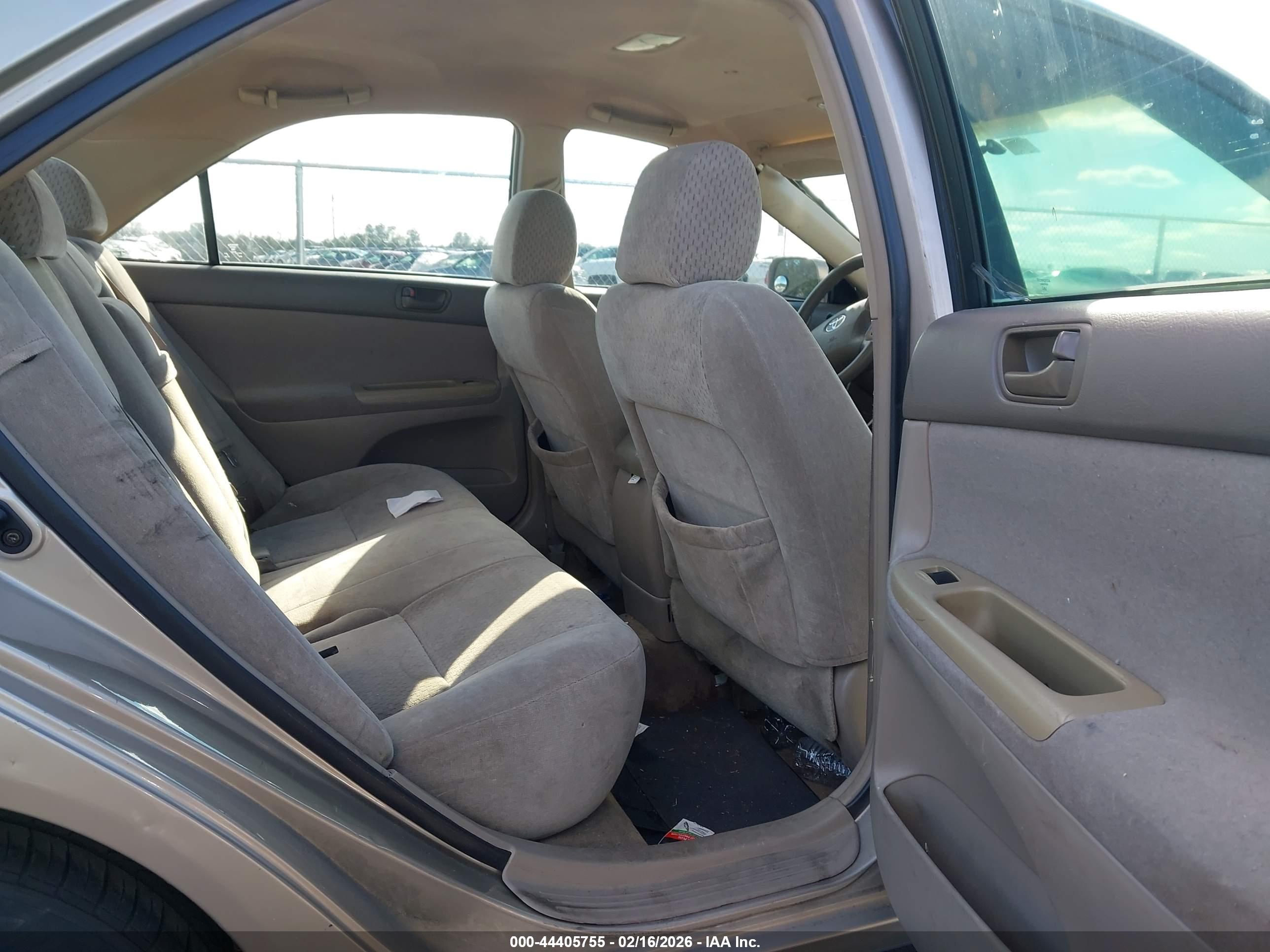 TOYOTA CAMRY image 8