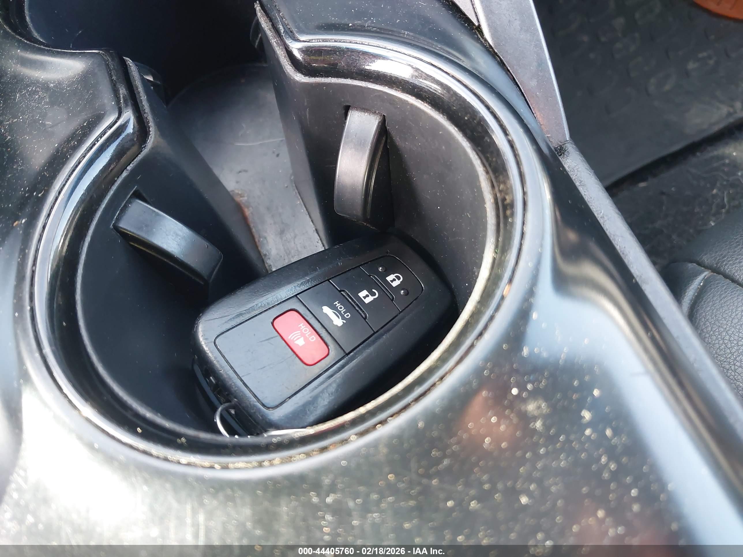 TOYOTA CAMRY image 11