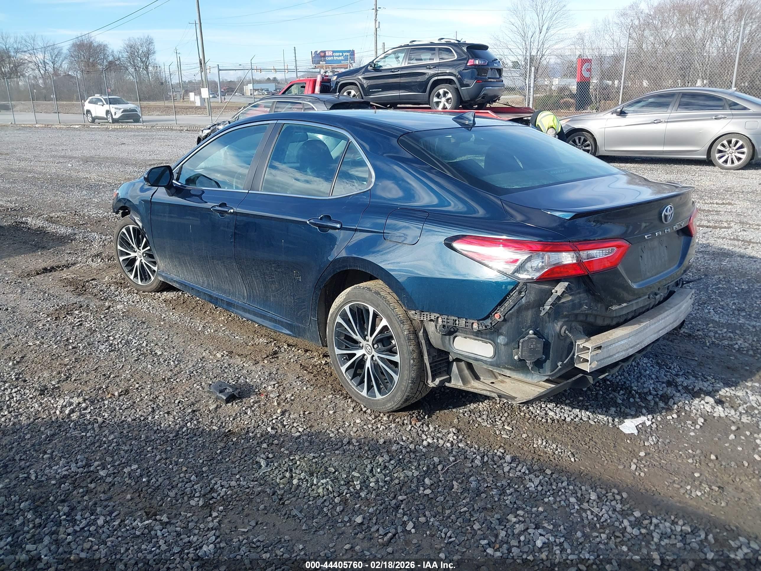 TOYOTA CAMRY image 3
