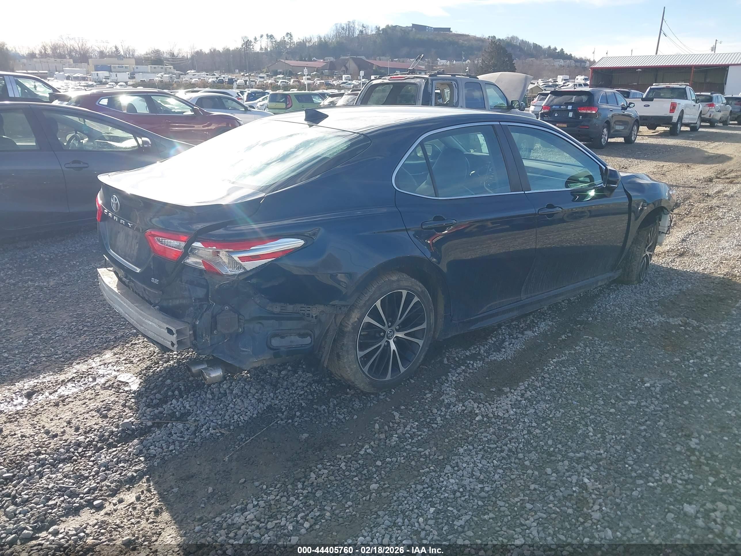 TOYOTA CAMRY image 4