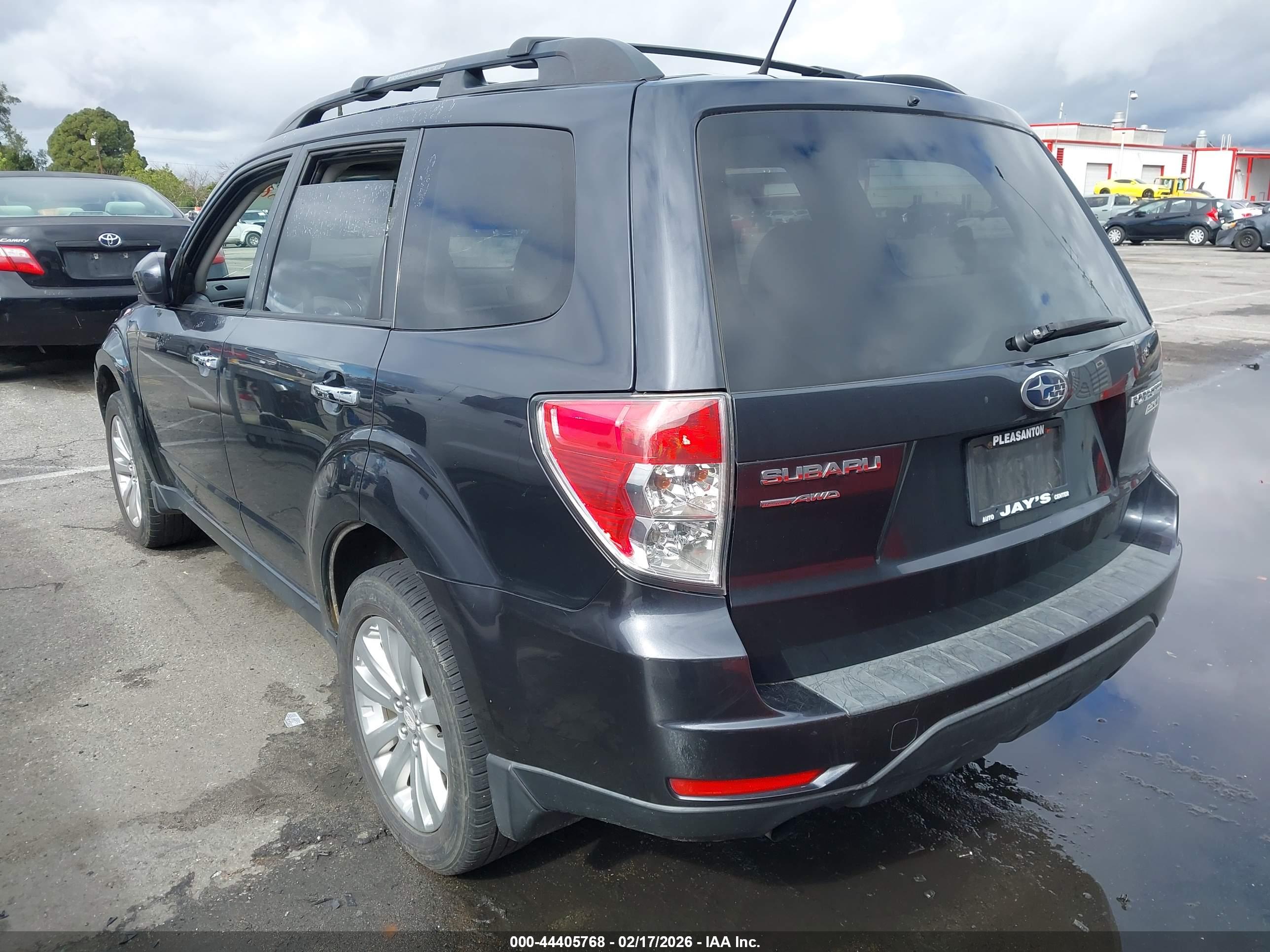 SUBARU FORESTER image 3