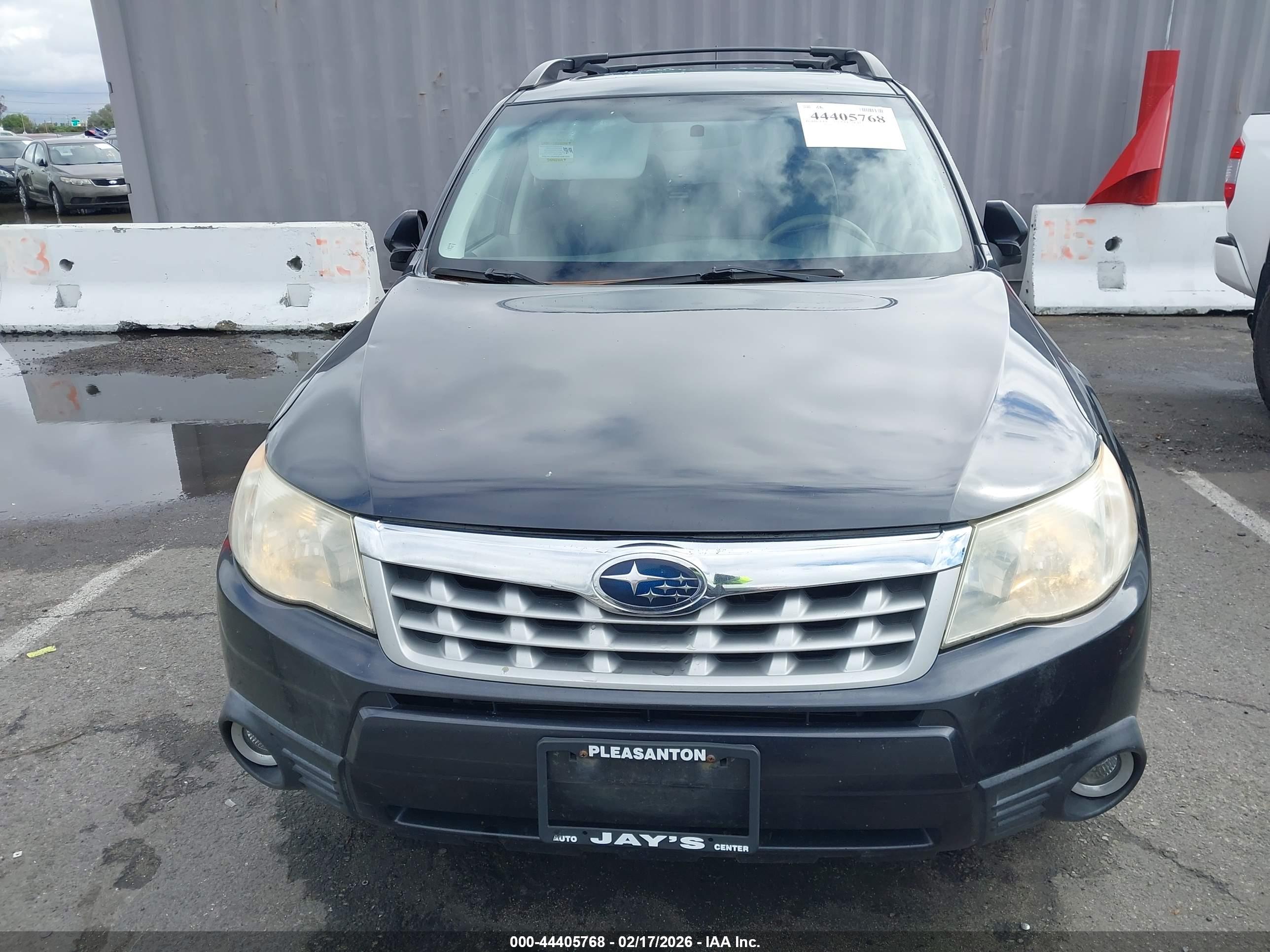 SUBARU FORESTER image 6