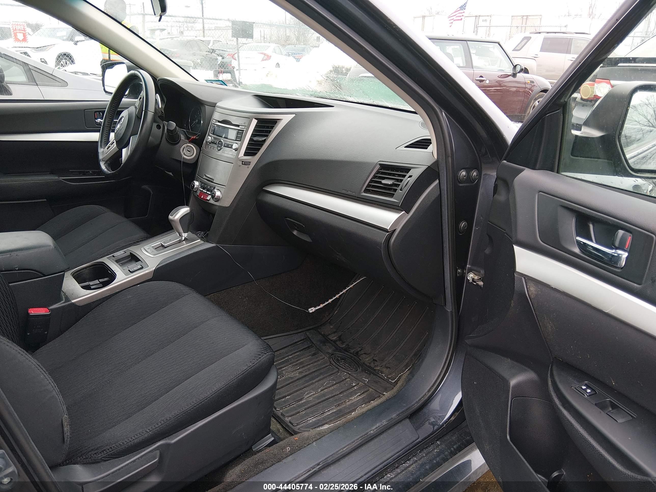 SUBARU LEGACY image 5
