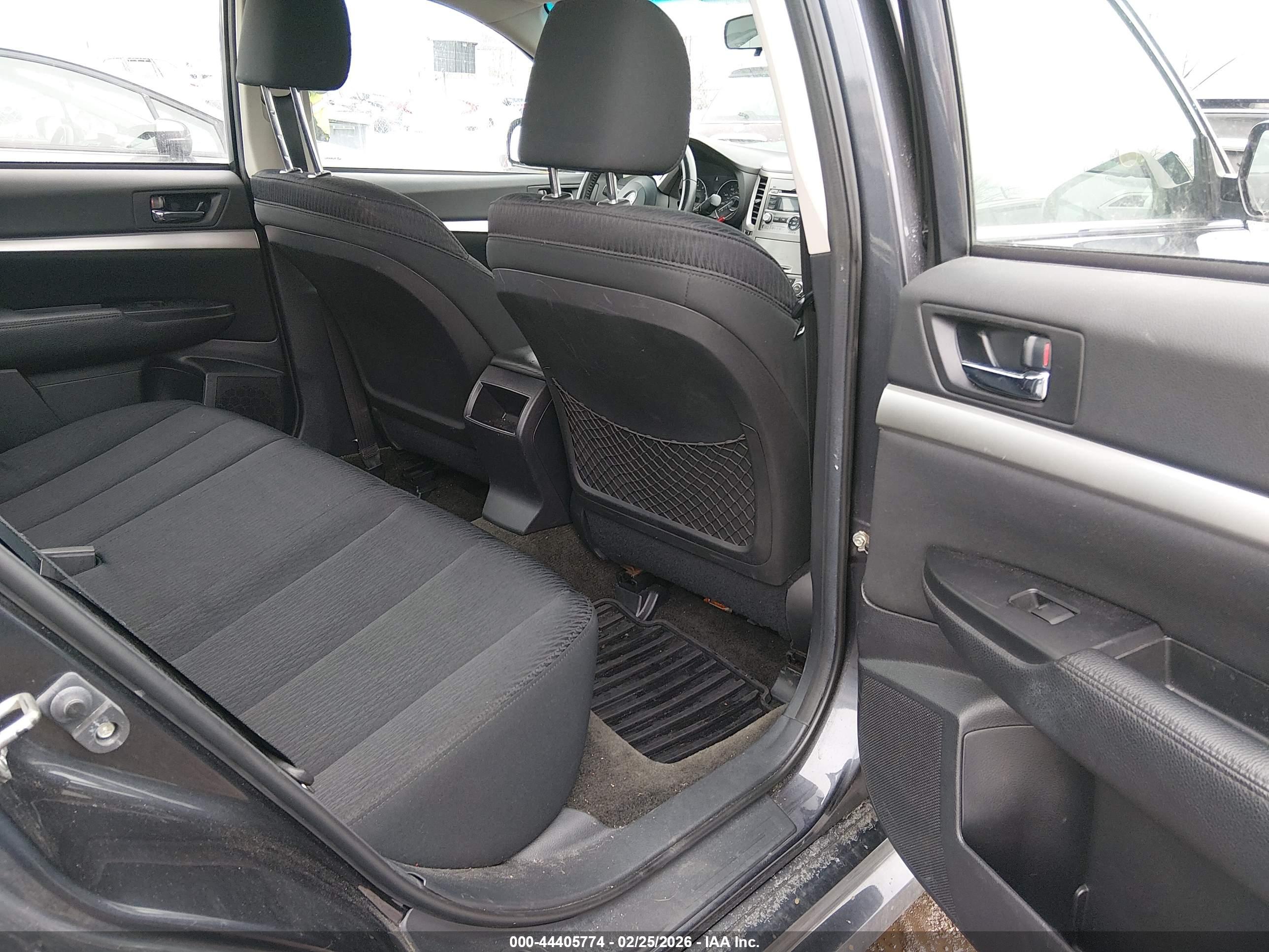 SUBARU LEGACY image 8