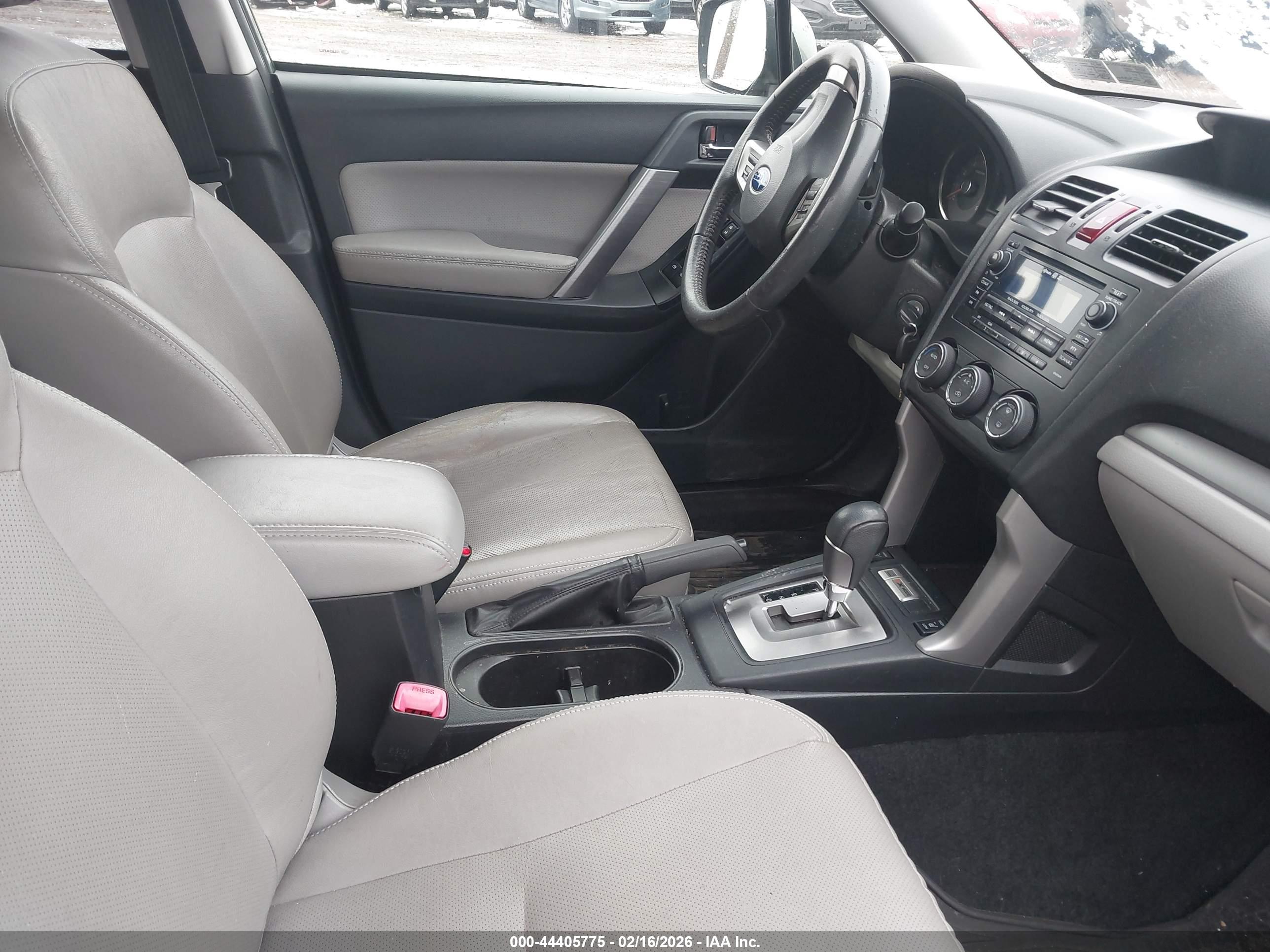 SUBARU FORESTER image 5