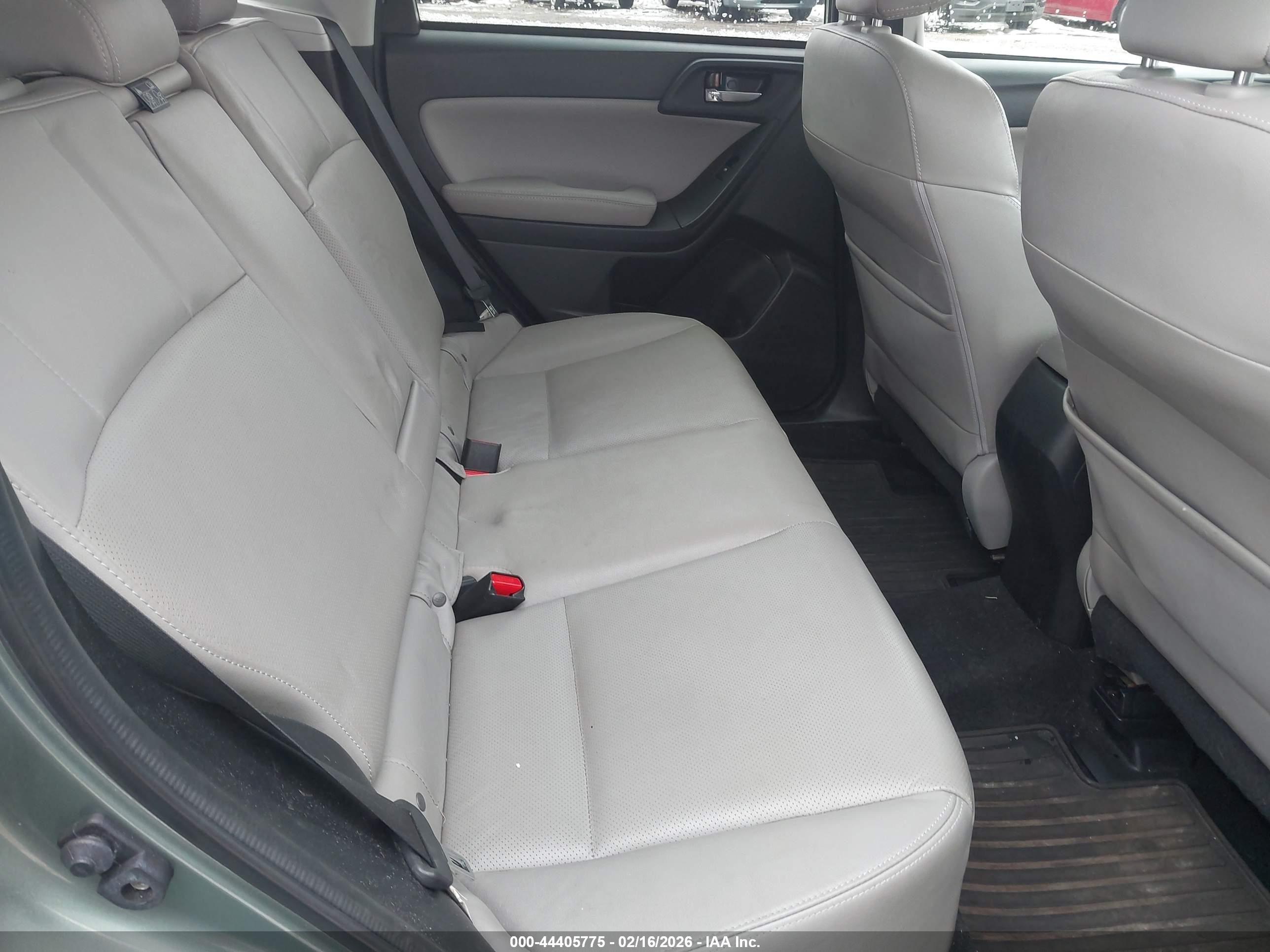 SUBARU FORESTER image 8