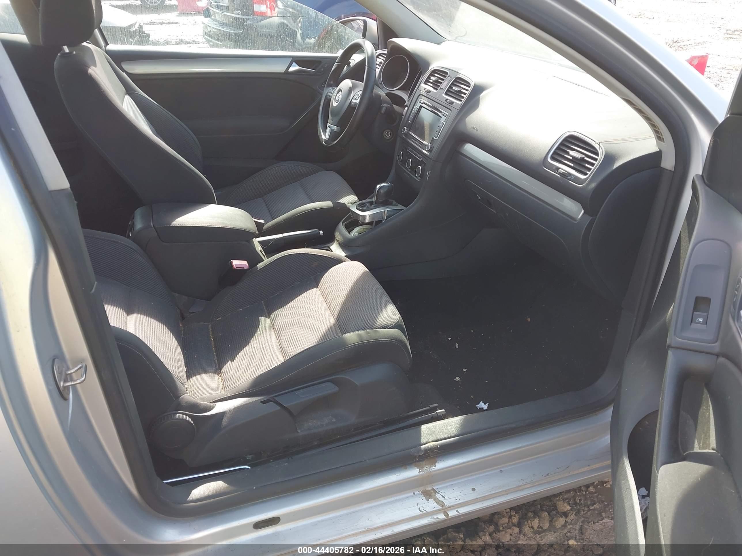VOLKSWAGEN GOLF image 5