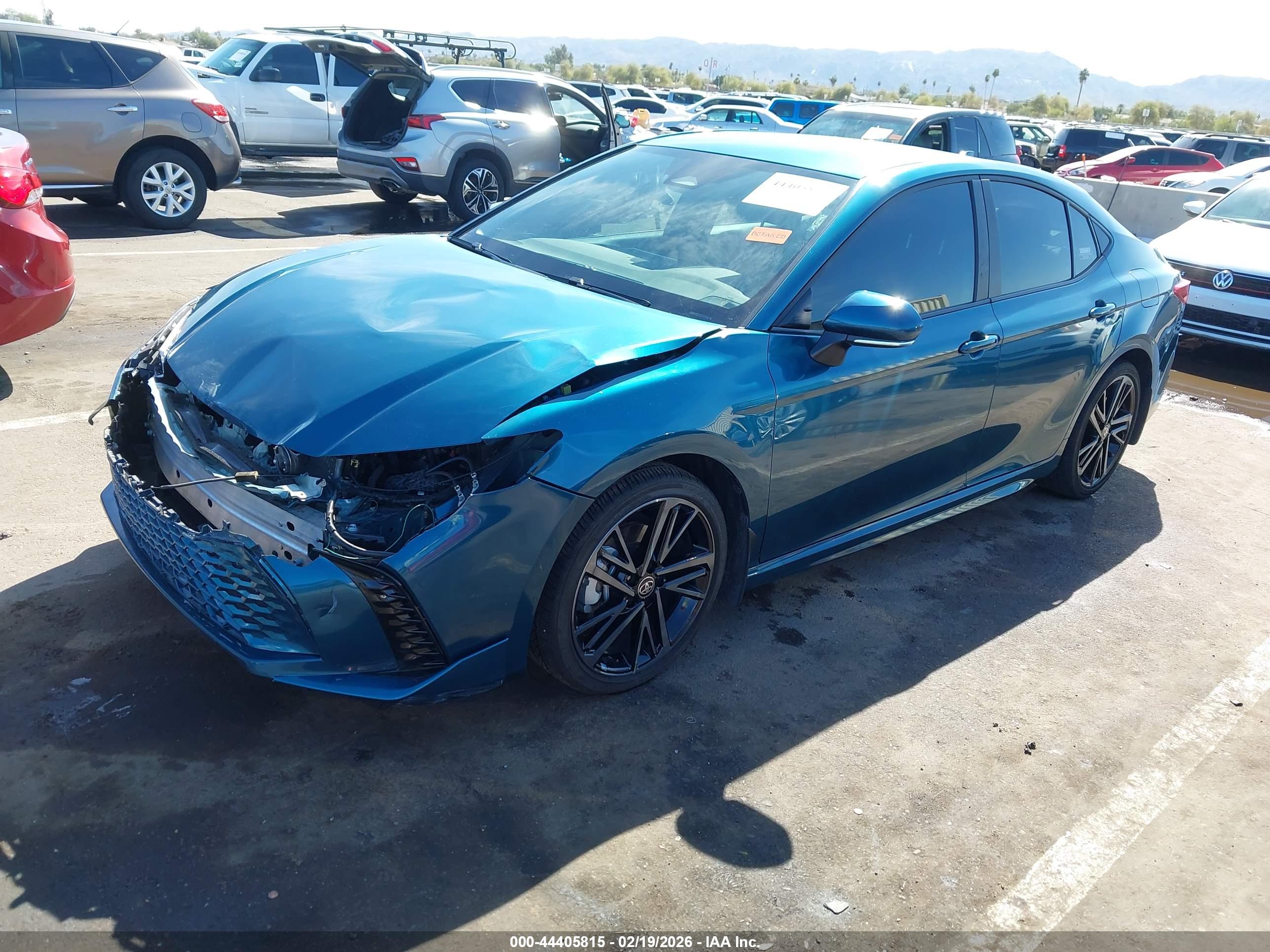 TOYOTA CAMRY image 2