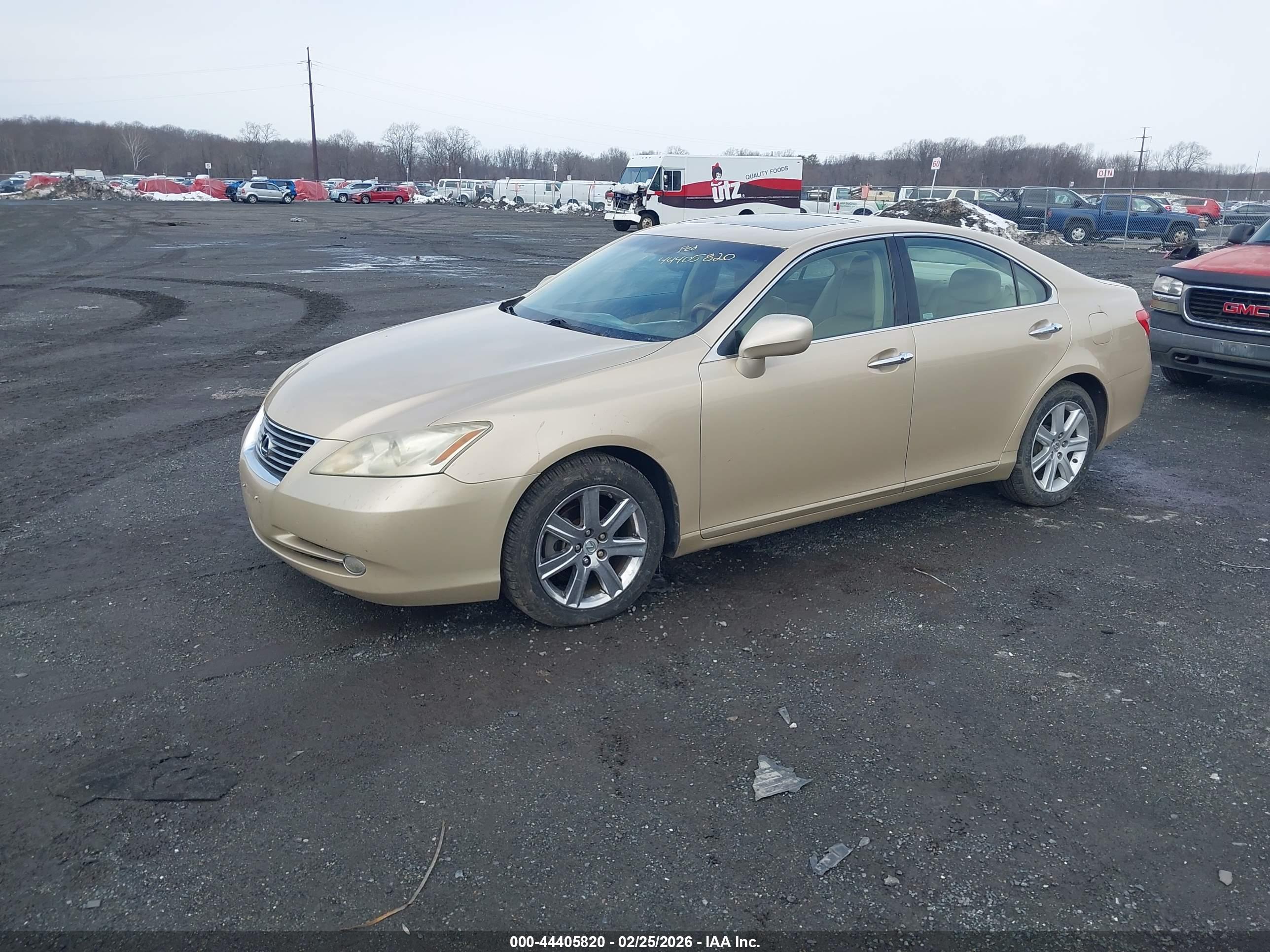 LEXUS ES image 2