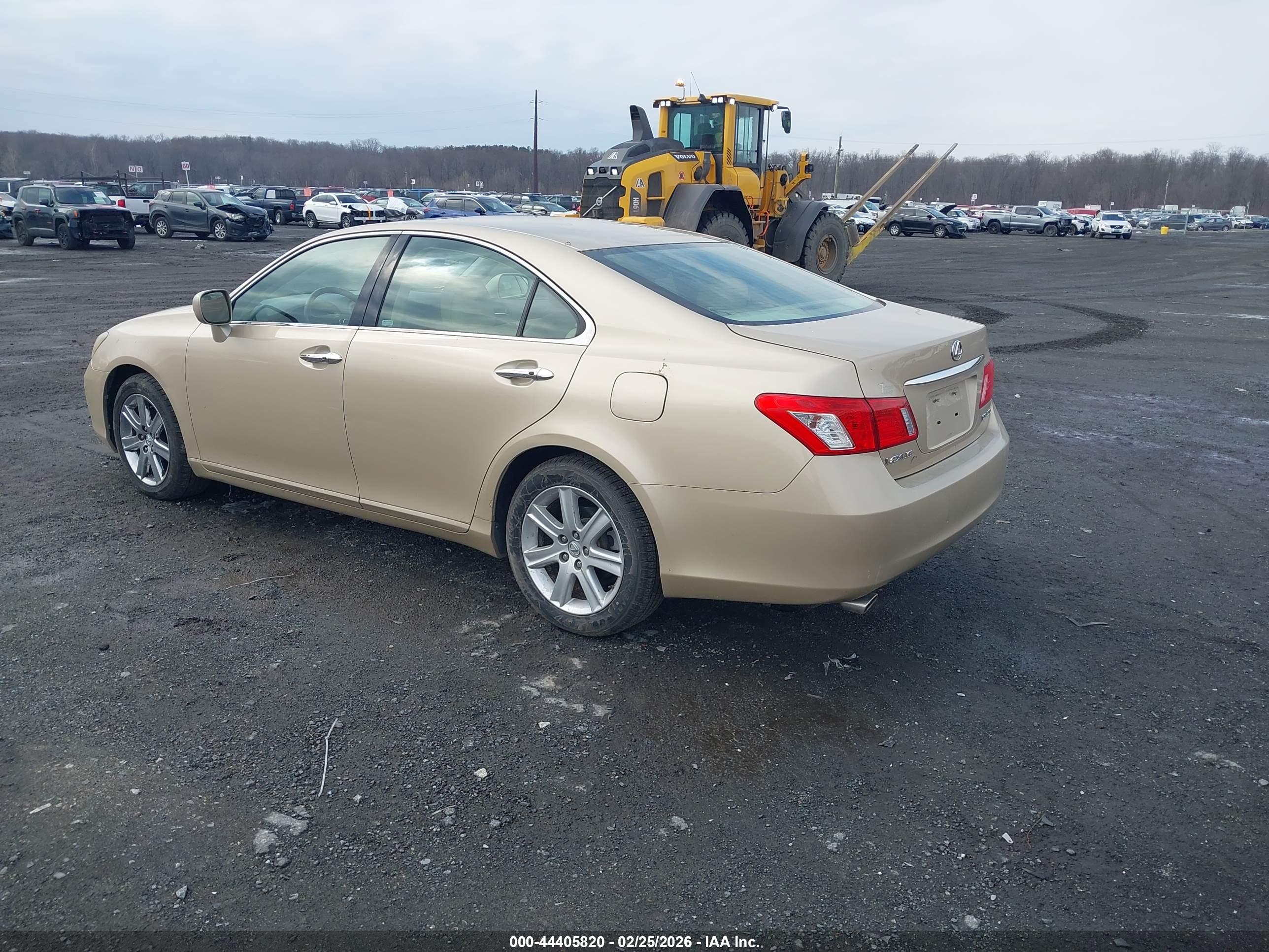 LEXUS ES image 3