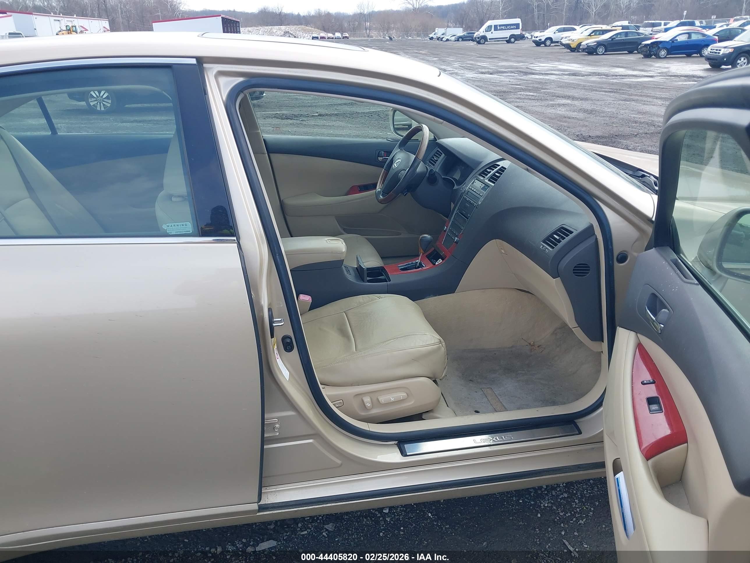LEXUS ES image 5