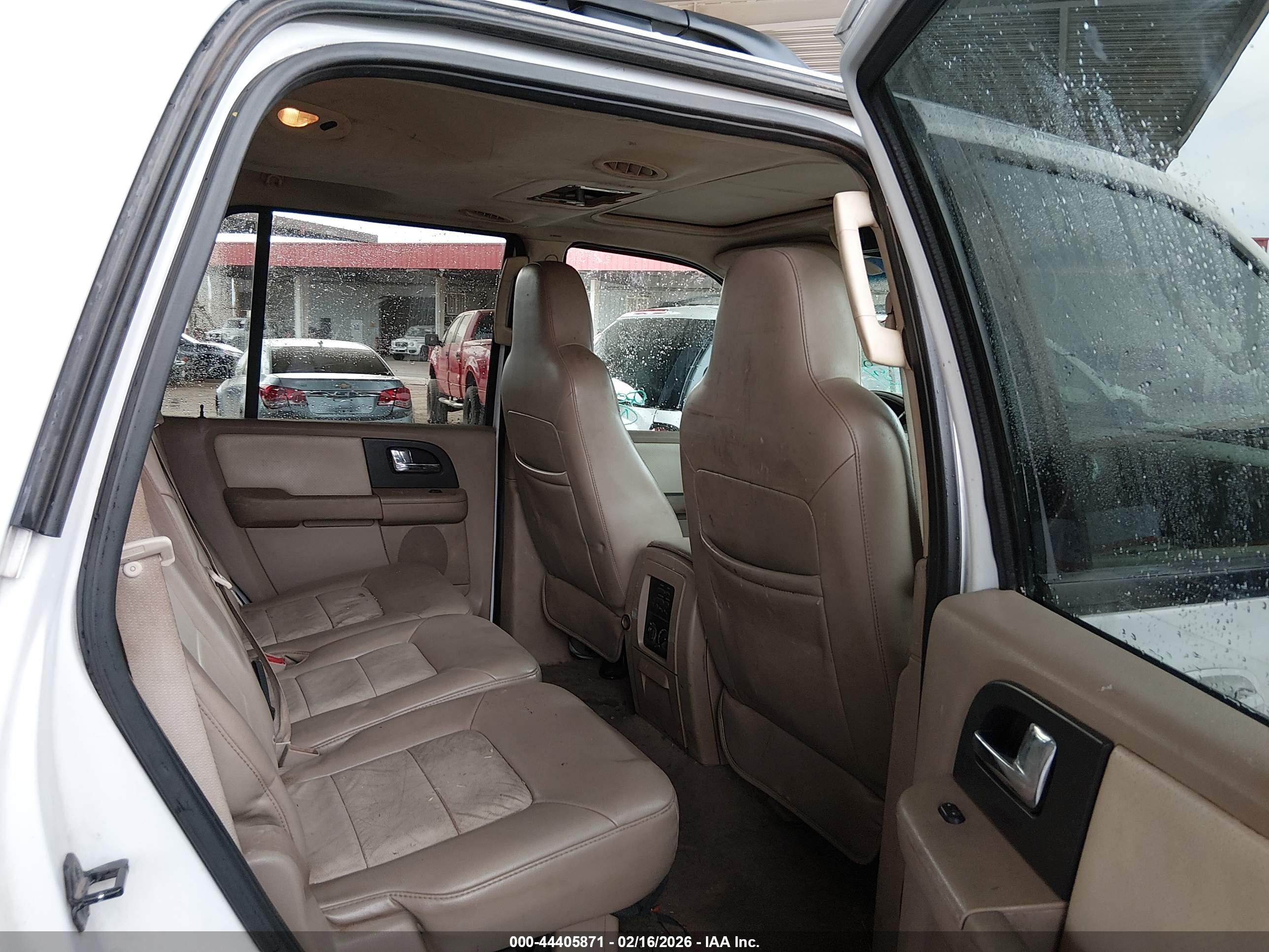 FORD EXPEDITION image 8