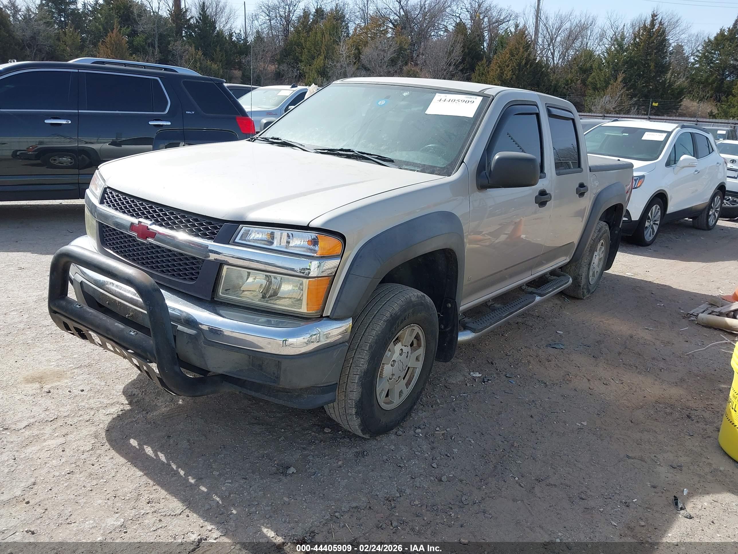 CHEVROLET COLORADO image 2