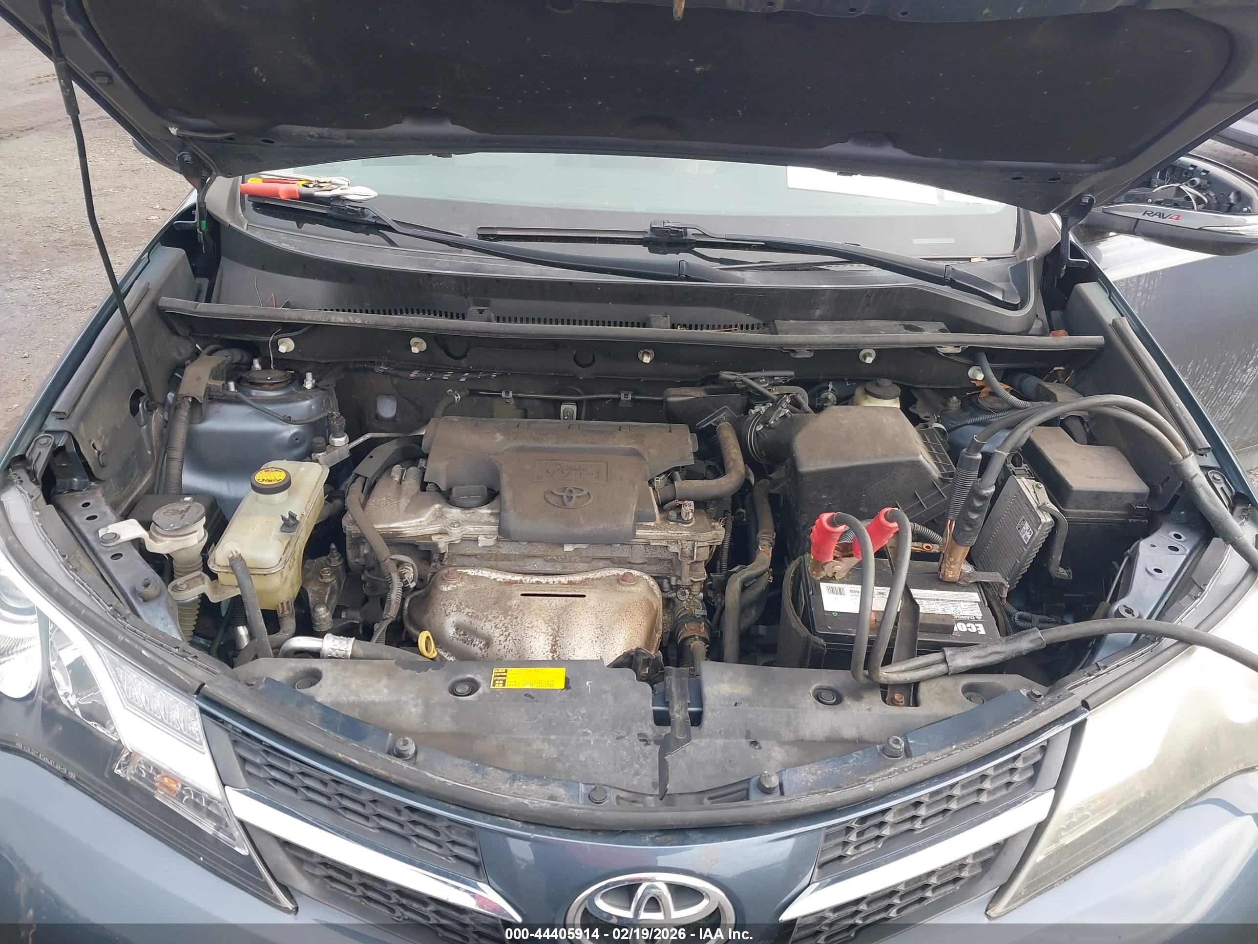 TOYOTA RAV4 image 10