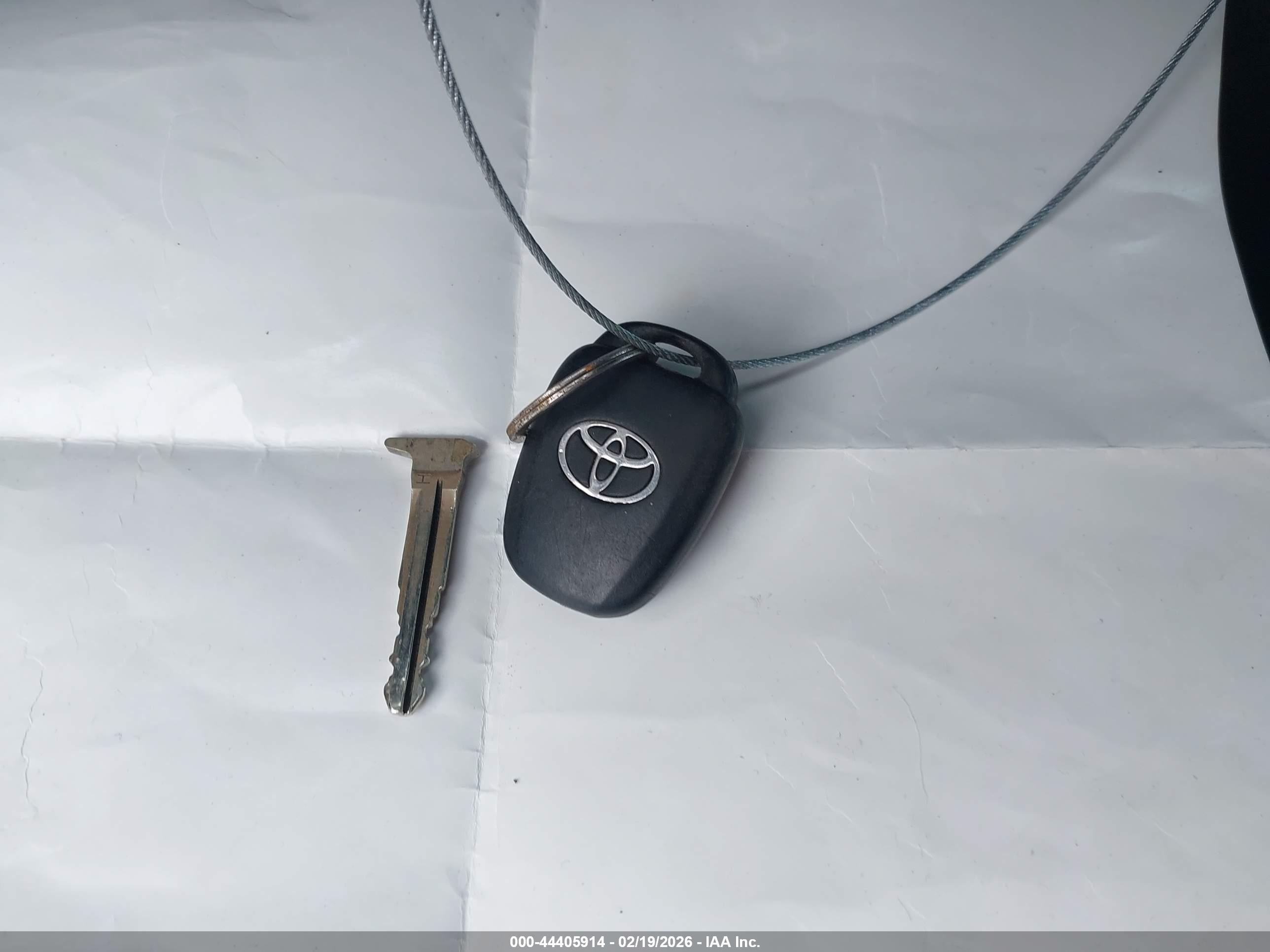 TOYOTA RAV4 image 11