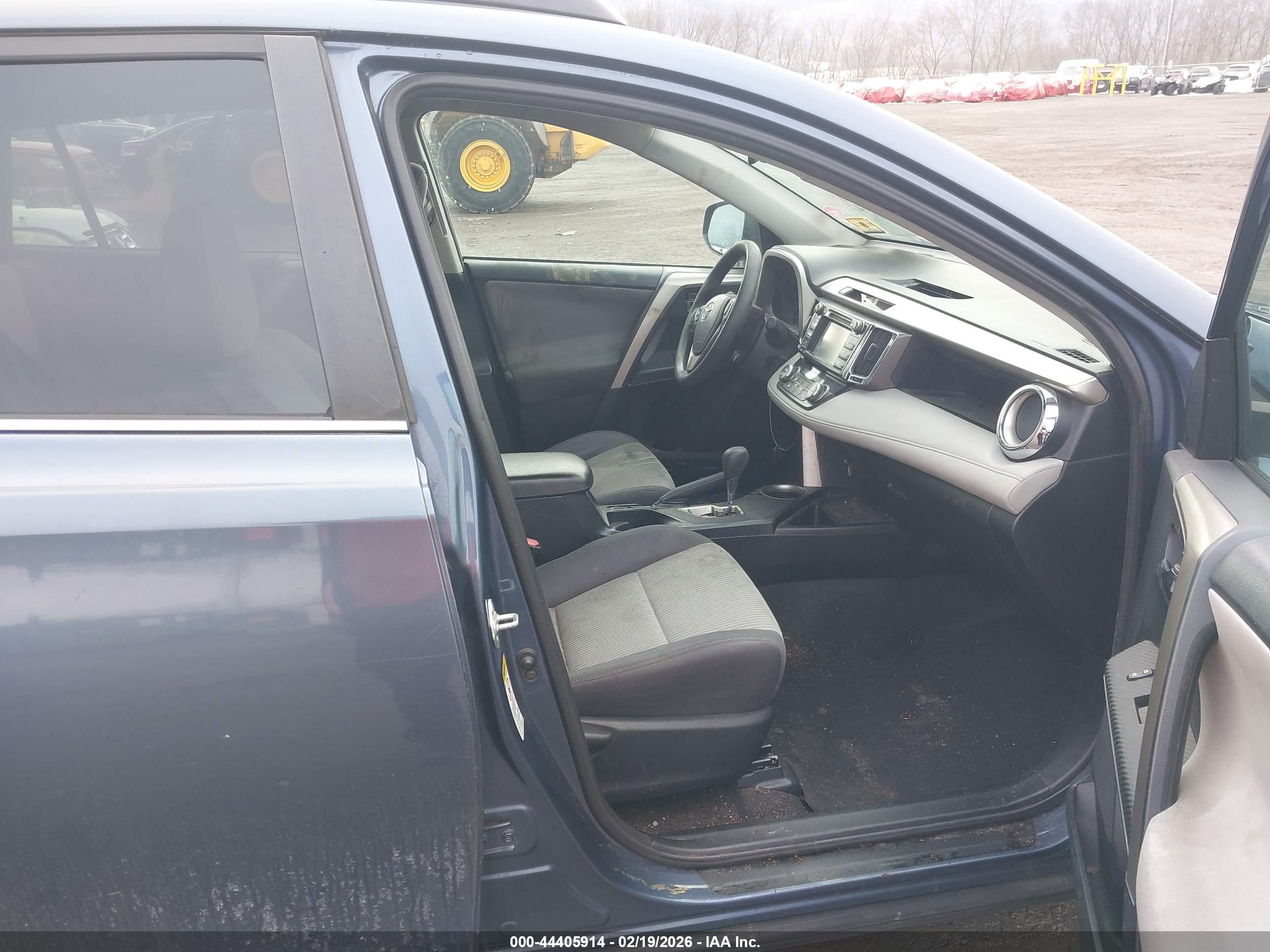 TOYOTA RAV4 image 5