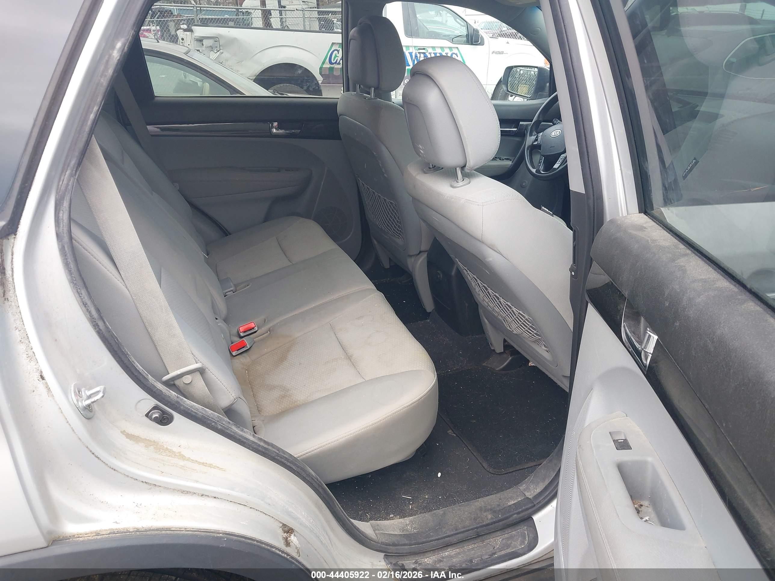 KIA SORENTO image 8
