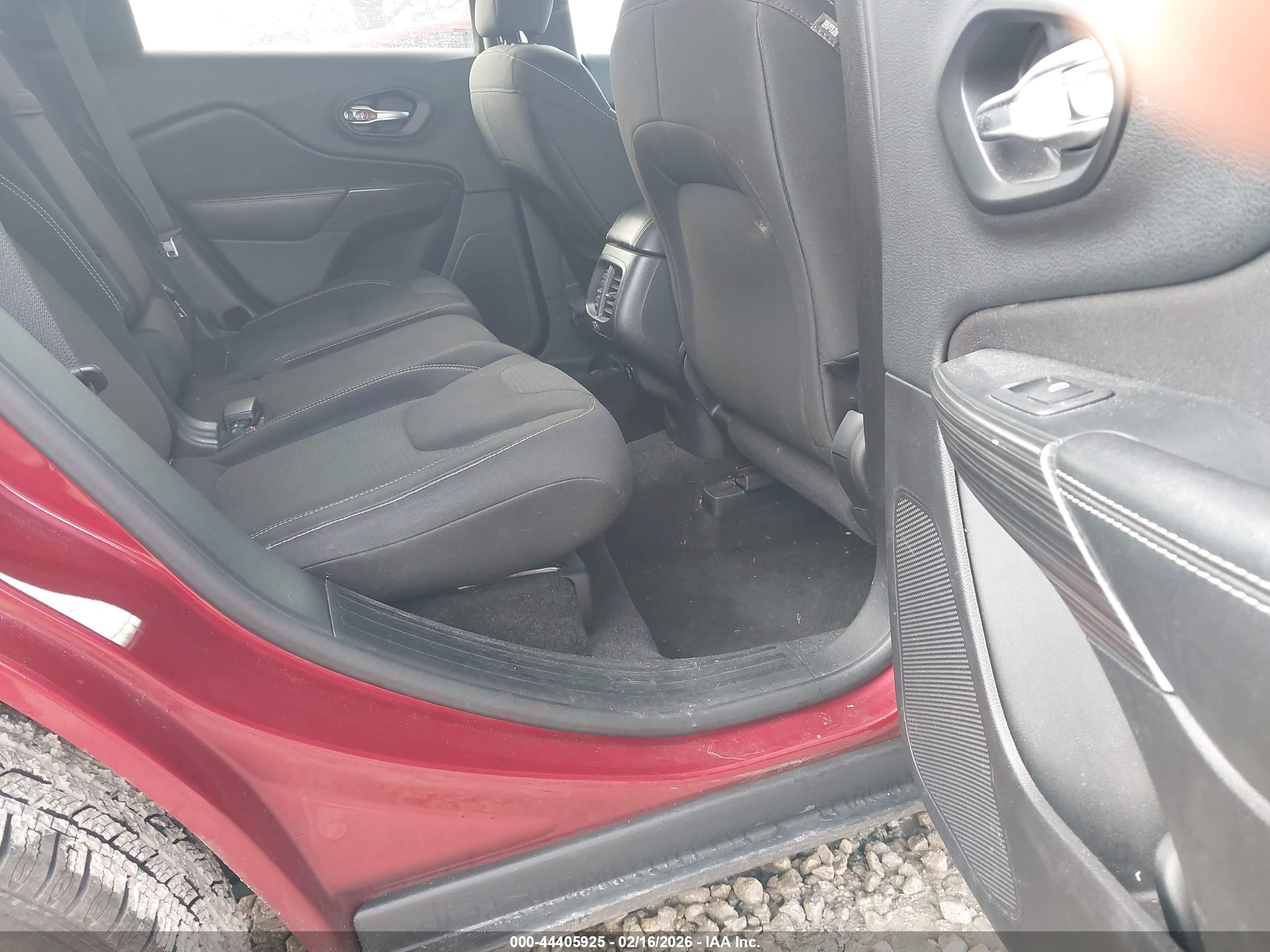 JEEP CHEROKEE image 8