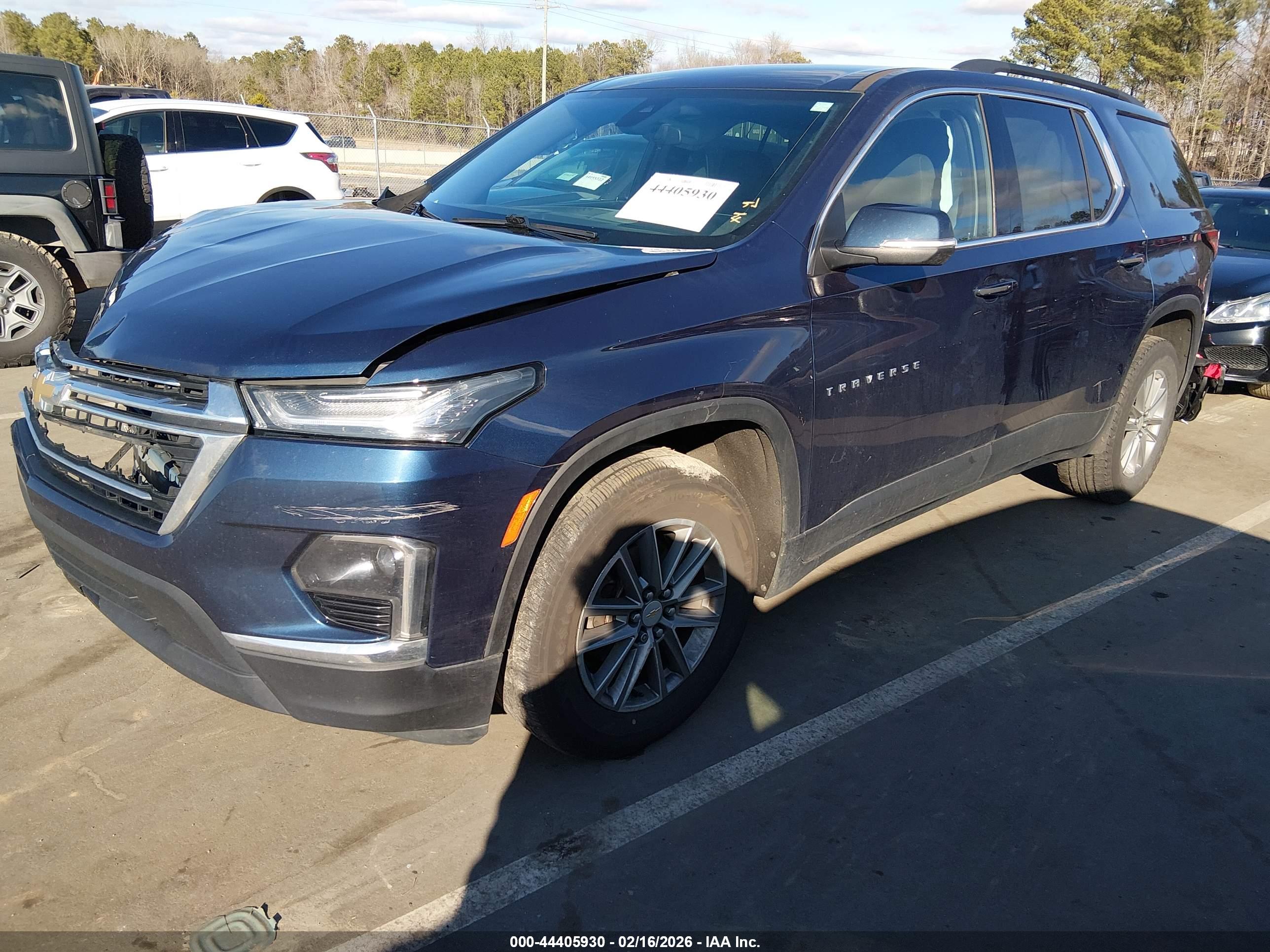 CHEVROLET TRAVERSE image 2