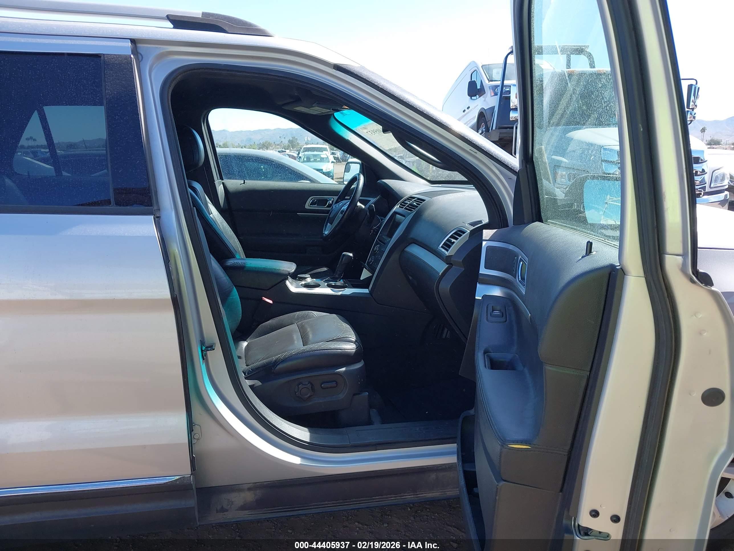 FORD EXPLORER image 5