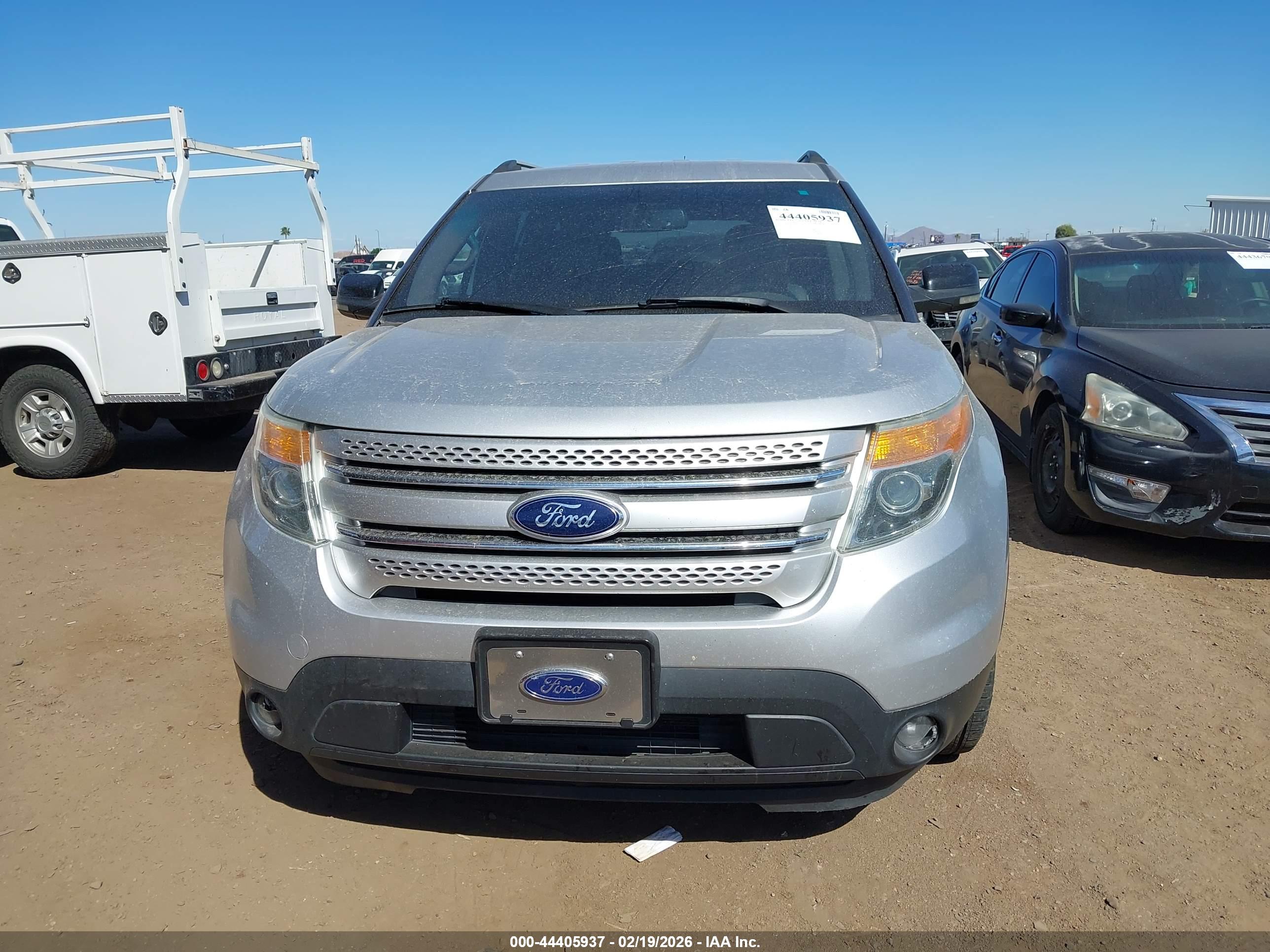 FORD EXPLORER image 6