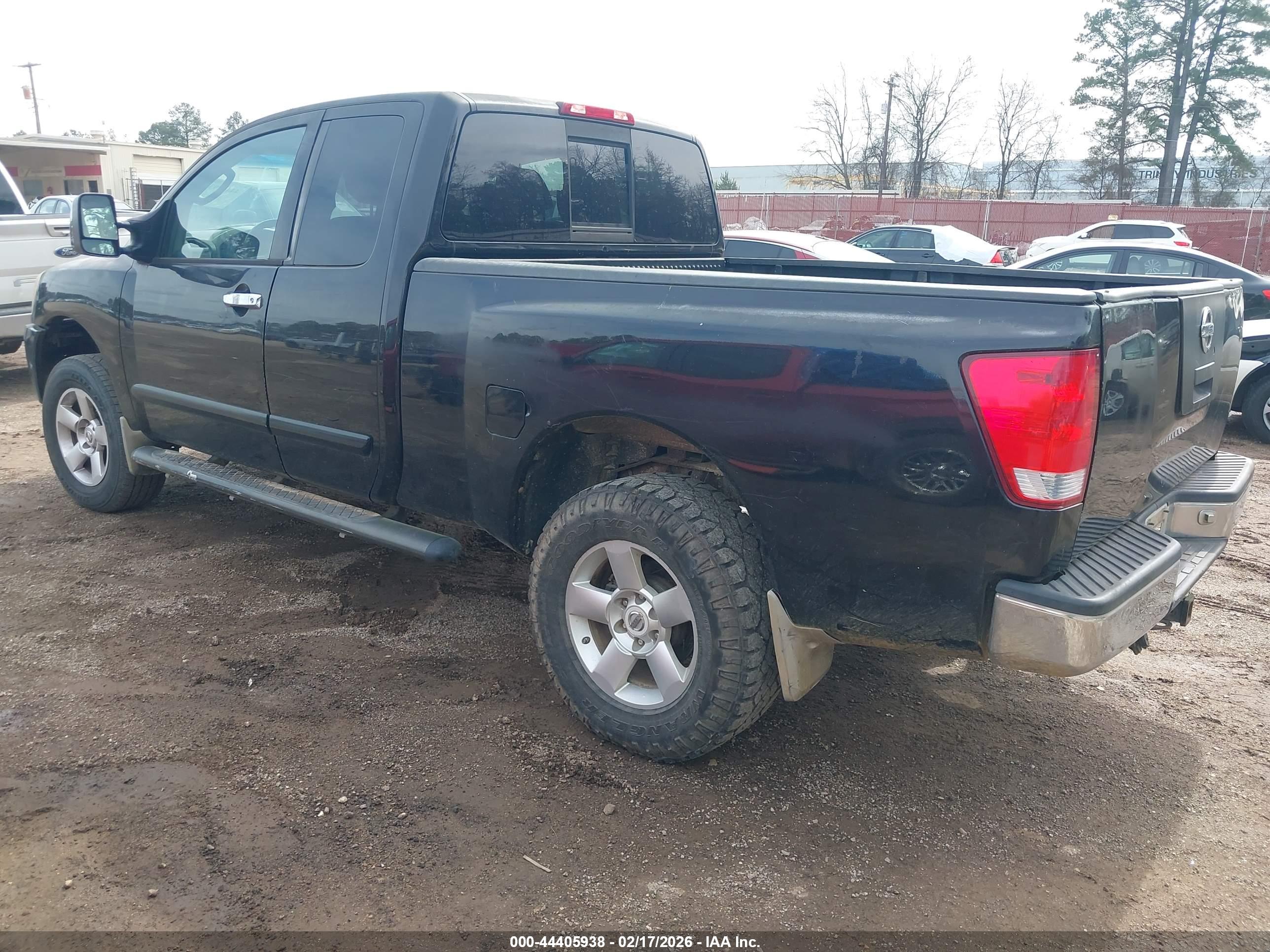 NISSAN TITAN image 3
