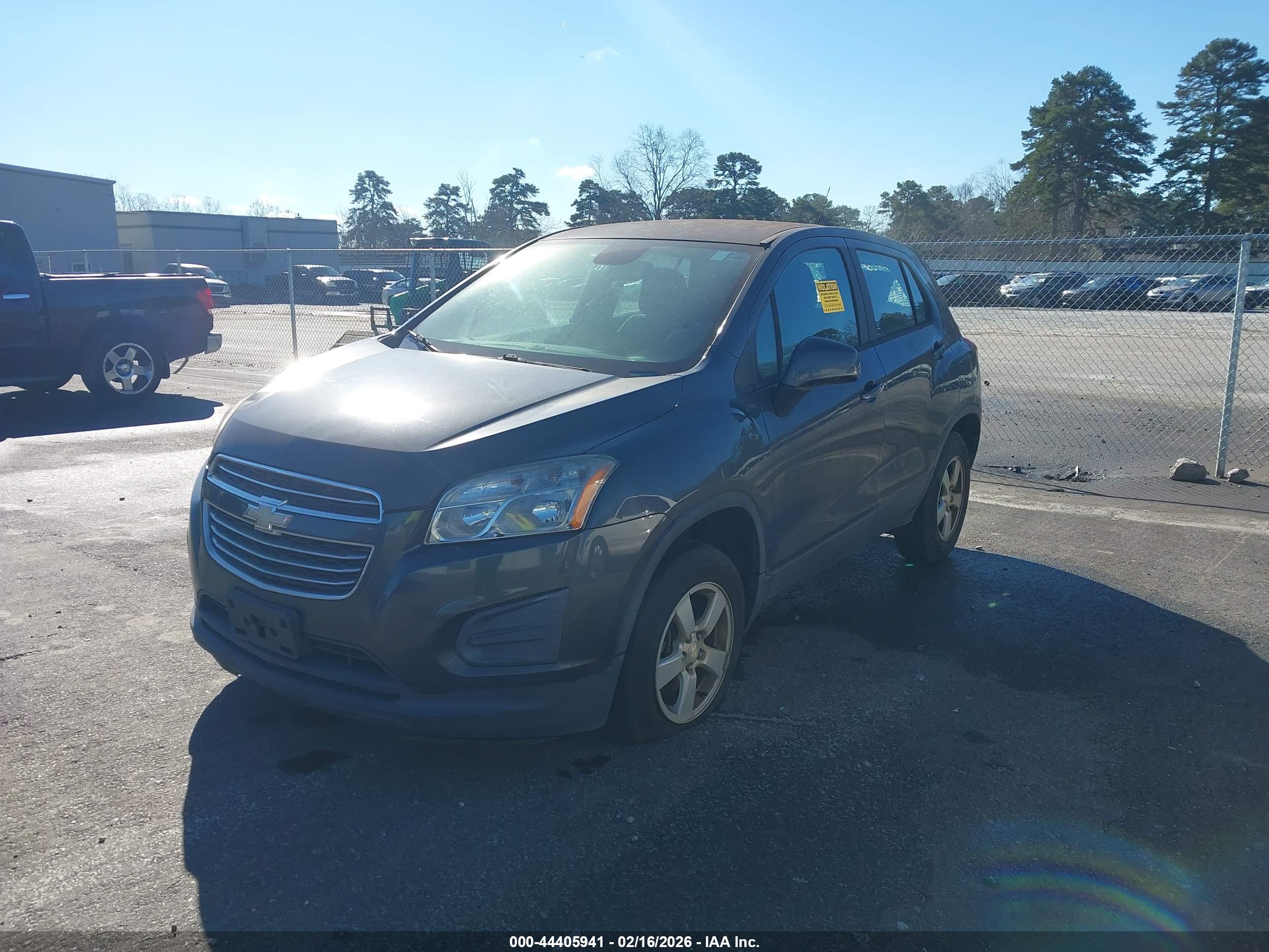 CHEVROLET TRAX image 2