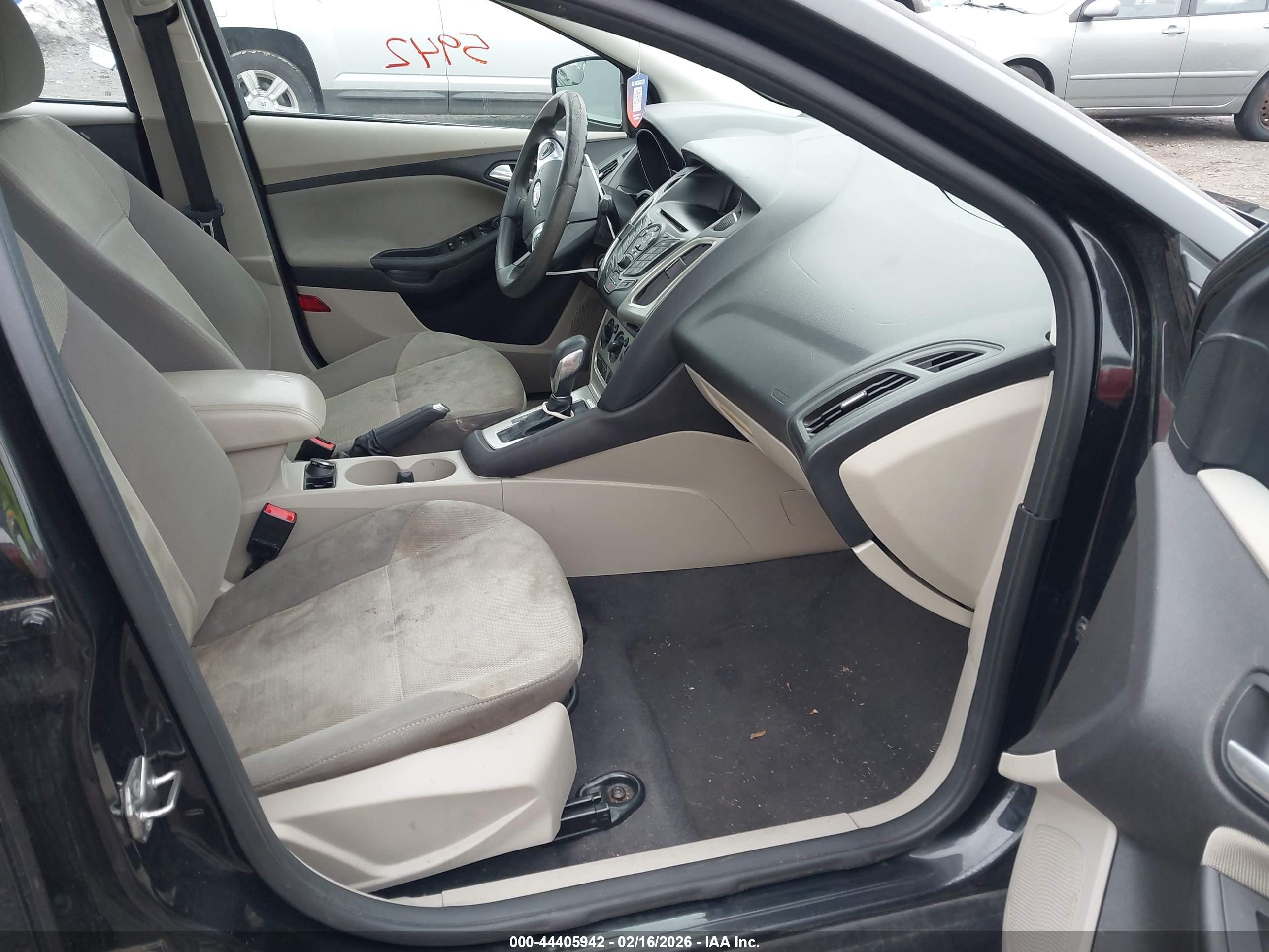 FORD FOCUS image 5